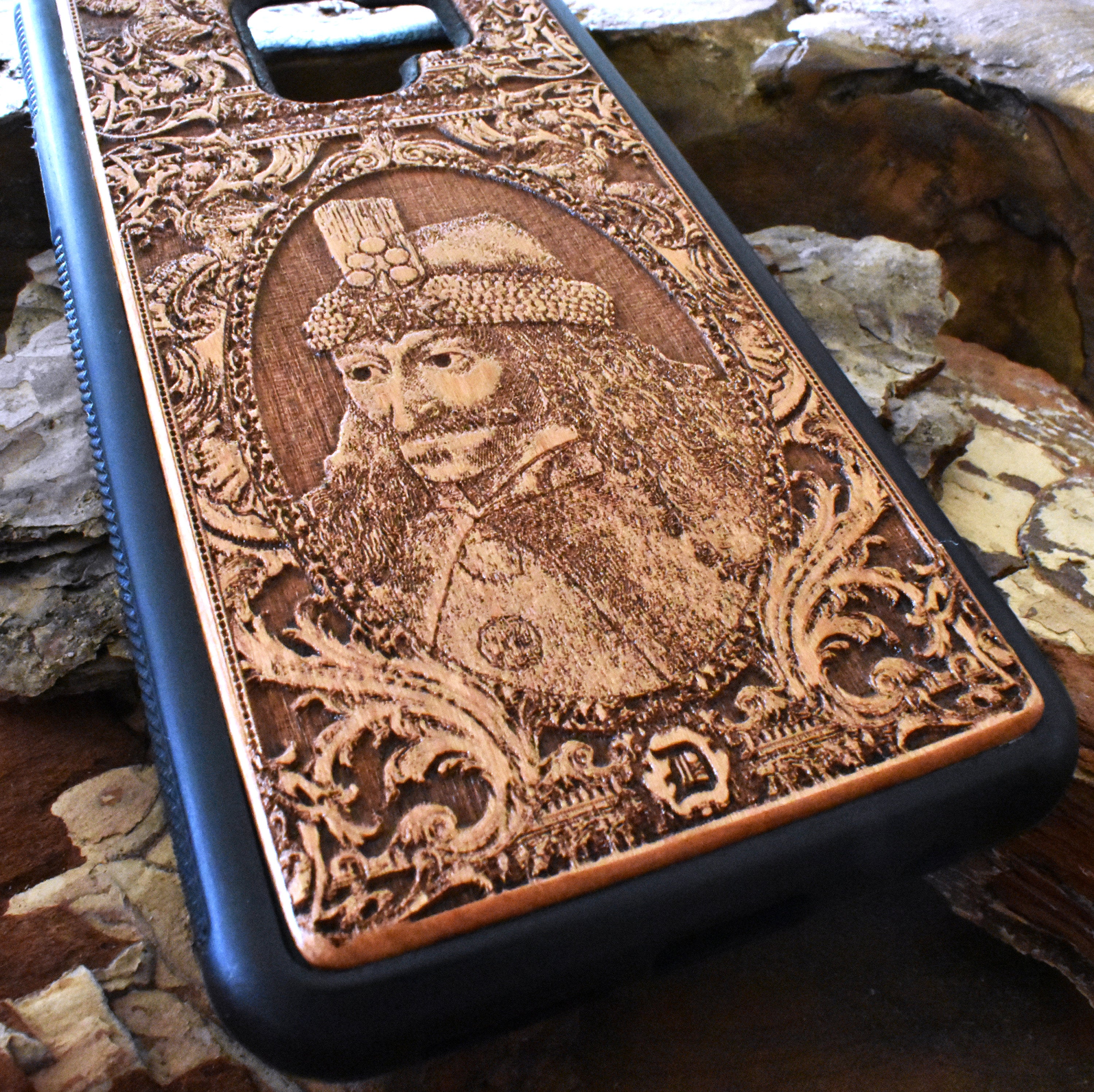 Wooden Dracula-themed phone case, featuring intricate gothic design, available for iPhone , iPhone 15, Galaxy S23 Ultra, Note 20, and other popular models. Perfect for fans of dark fantasy and gothic aesthetics.