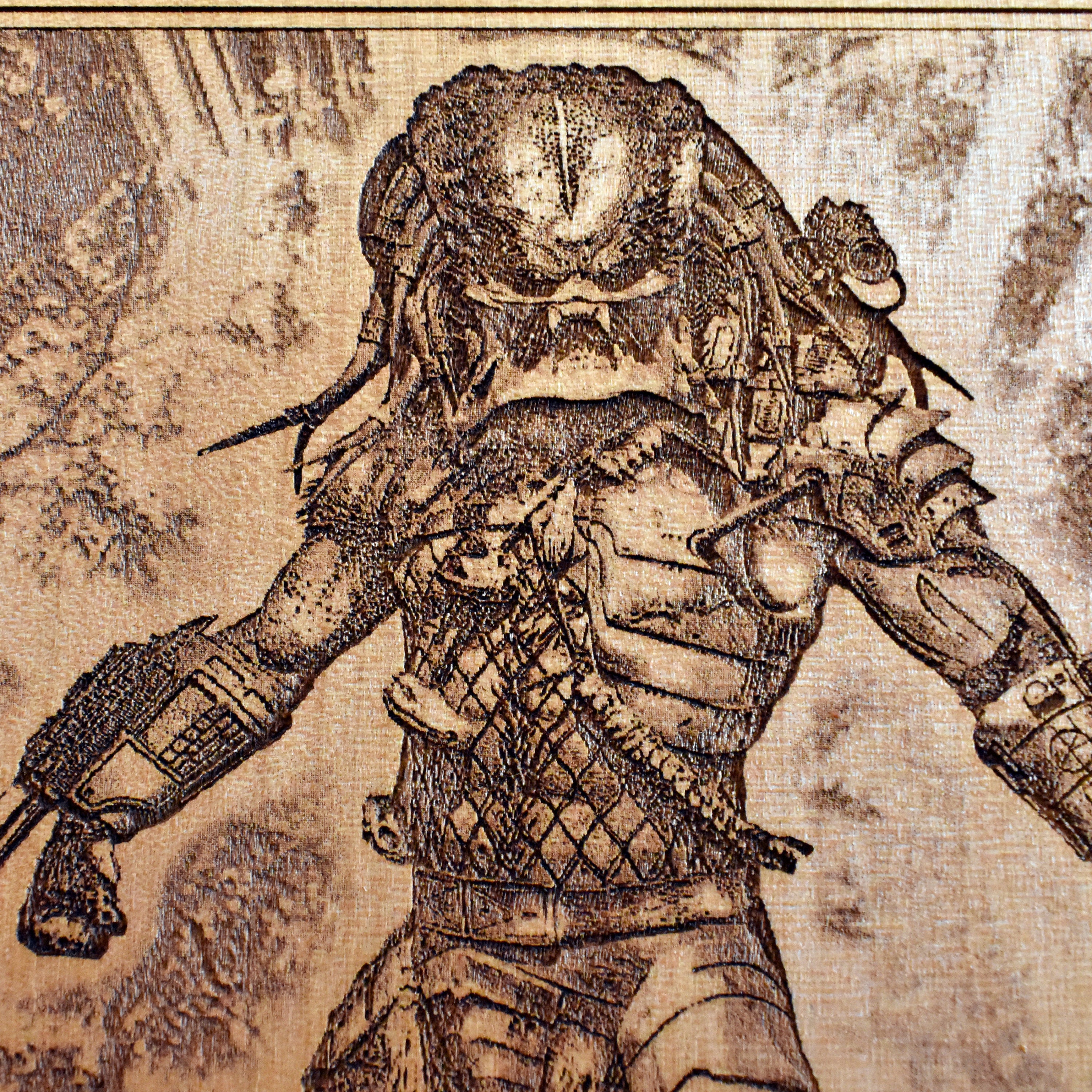 Engraved wooden Predator decor, sci-fi horror-inspired gift, perfect for movie and comic fans.