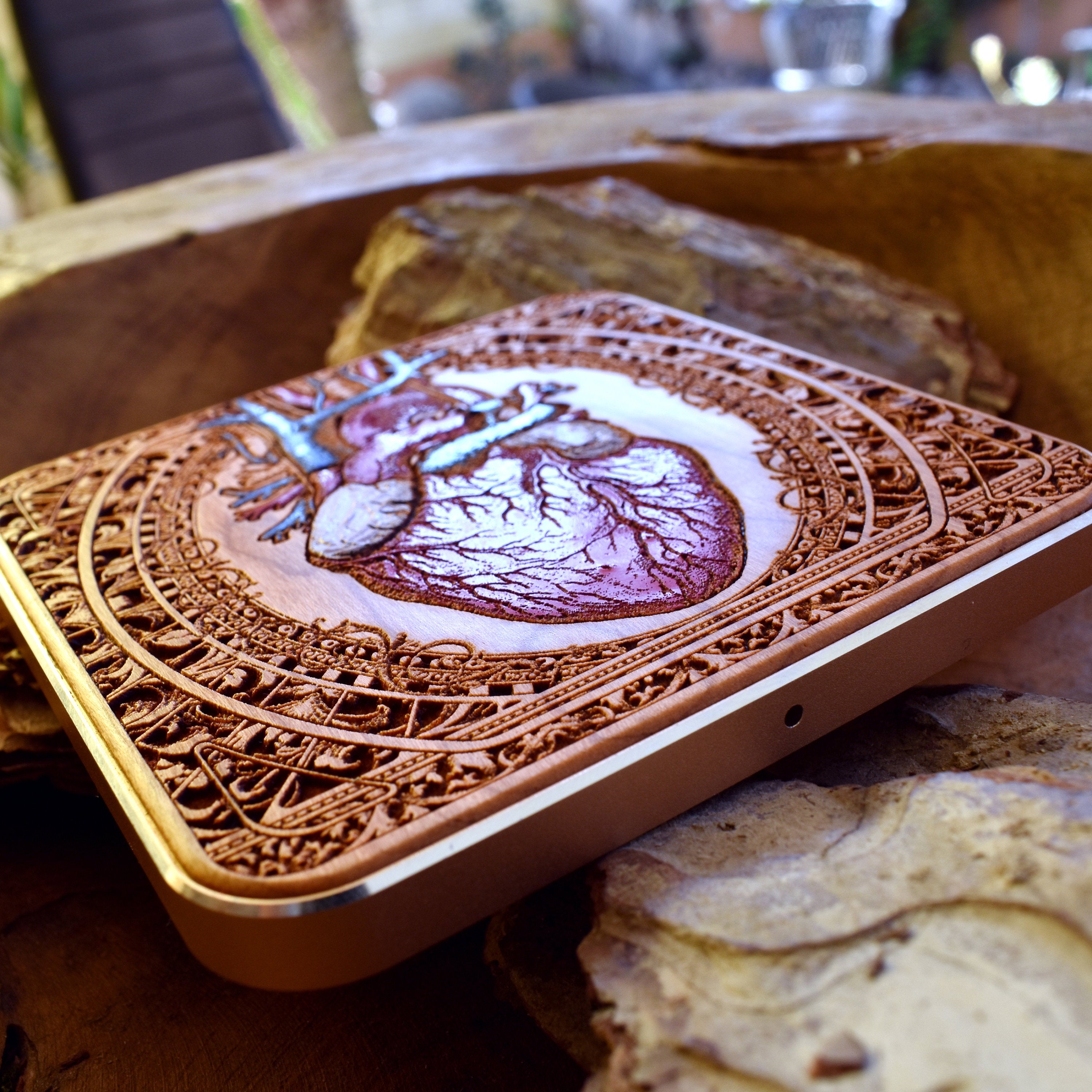 Human heart shaped wooden wireless charger for iPhone & Galaxy – A thoughtful and stylish gift for tech and art lovers.