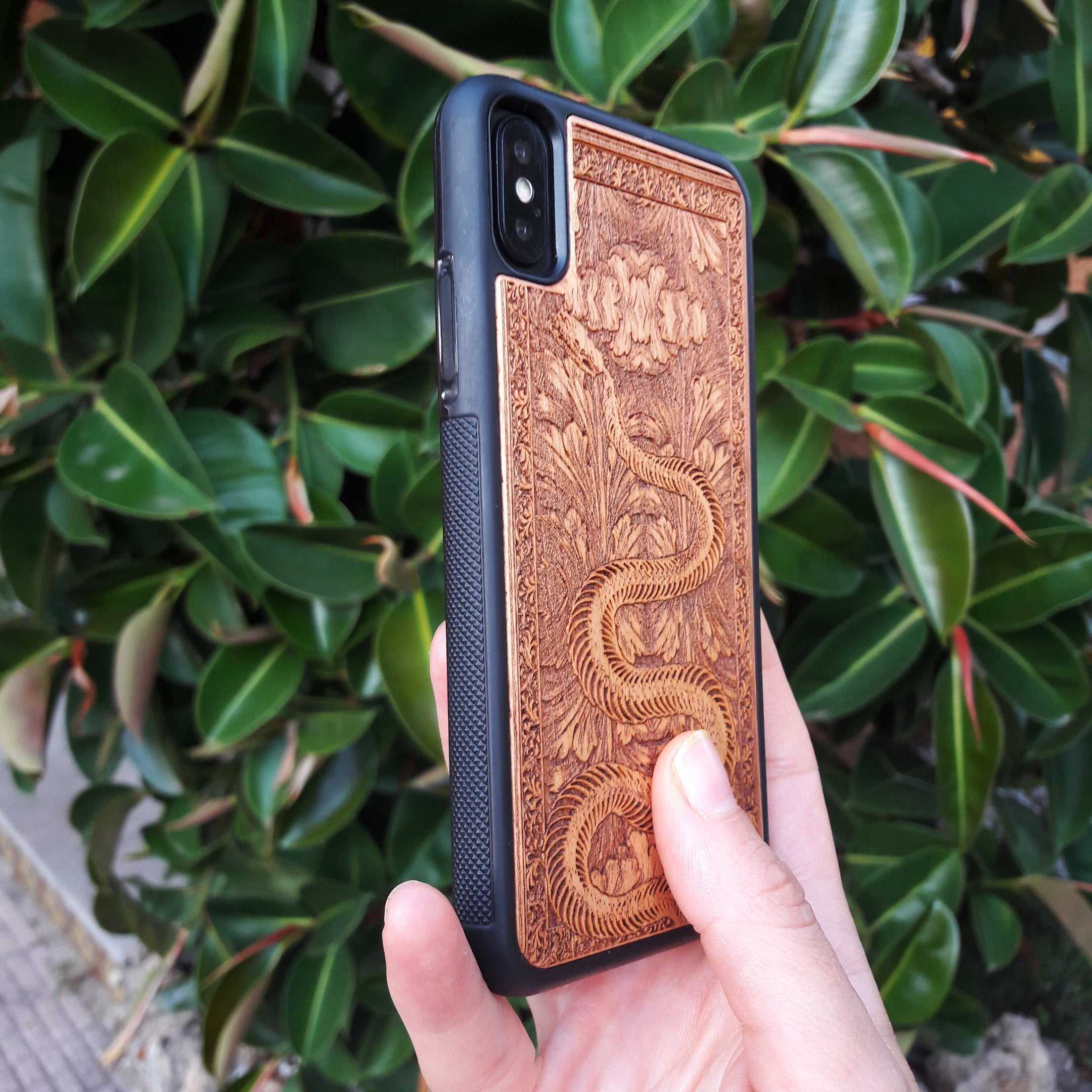Snake Design Wooden Phone Case for iPhone & Samsung Galaxy - Laser Engraved Gothic Art - iPhone , S Compatible.
This ensures the listing is attractive to both search engines and potential customers by focusing on key features like the snake design, wood material, and model compatibility while optimizing for relevant search terms.