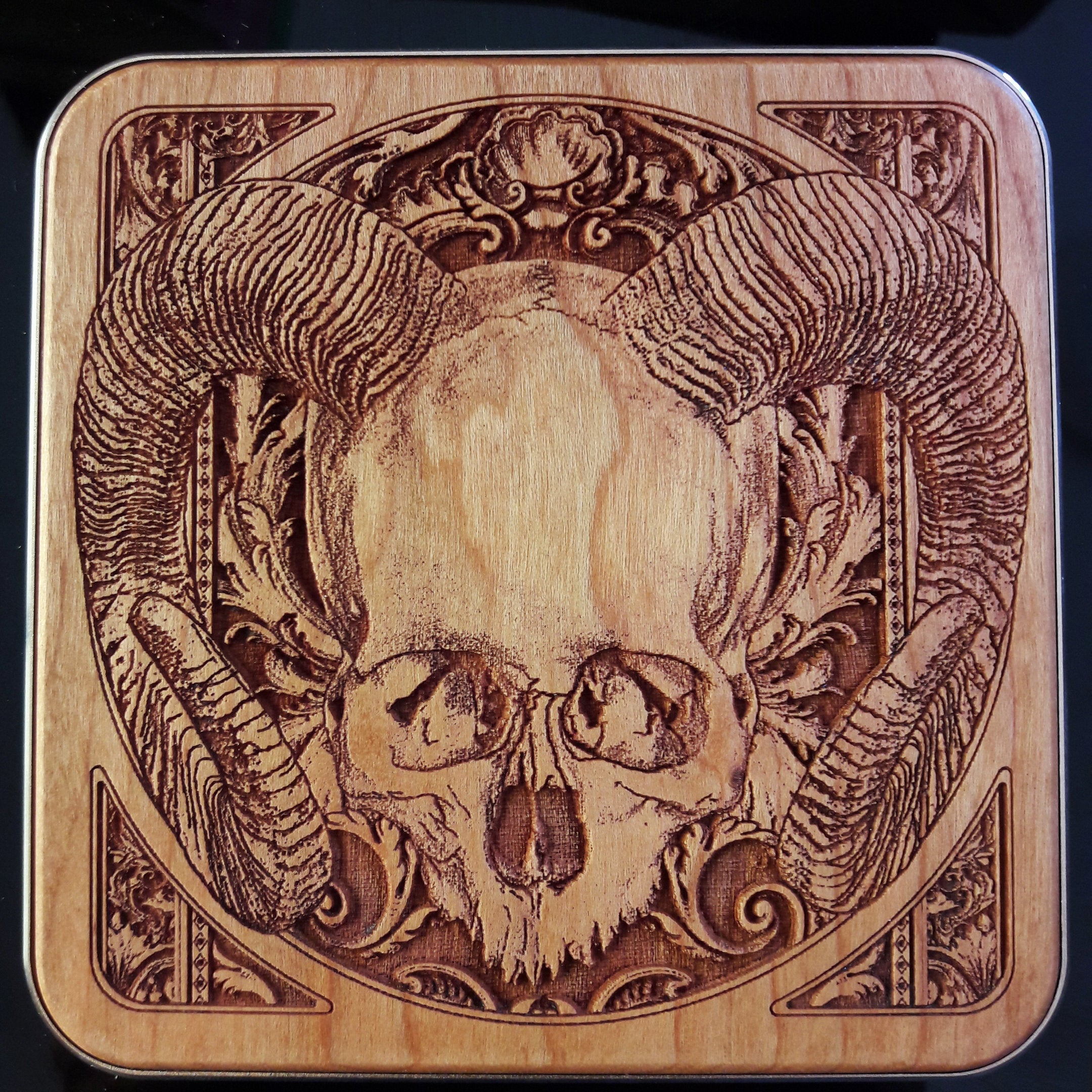 Human Skull Dark Art Wireless Charger for iPhone & Samsung with gothic hand-painted design, perfect fast charging pad for horror lovers