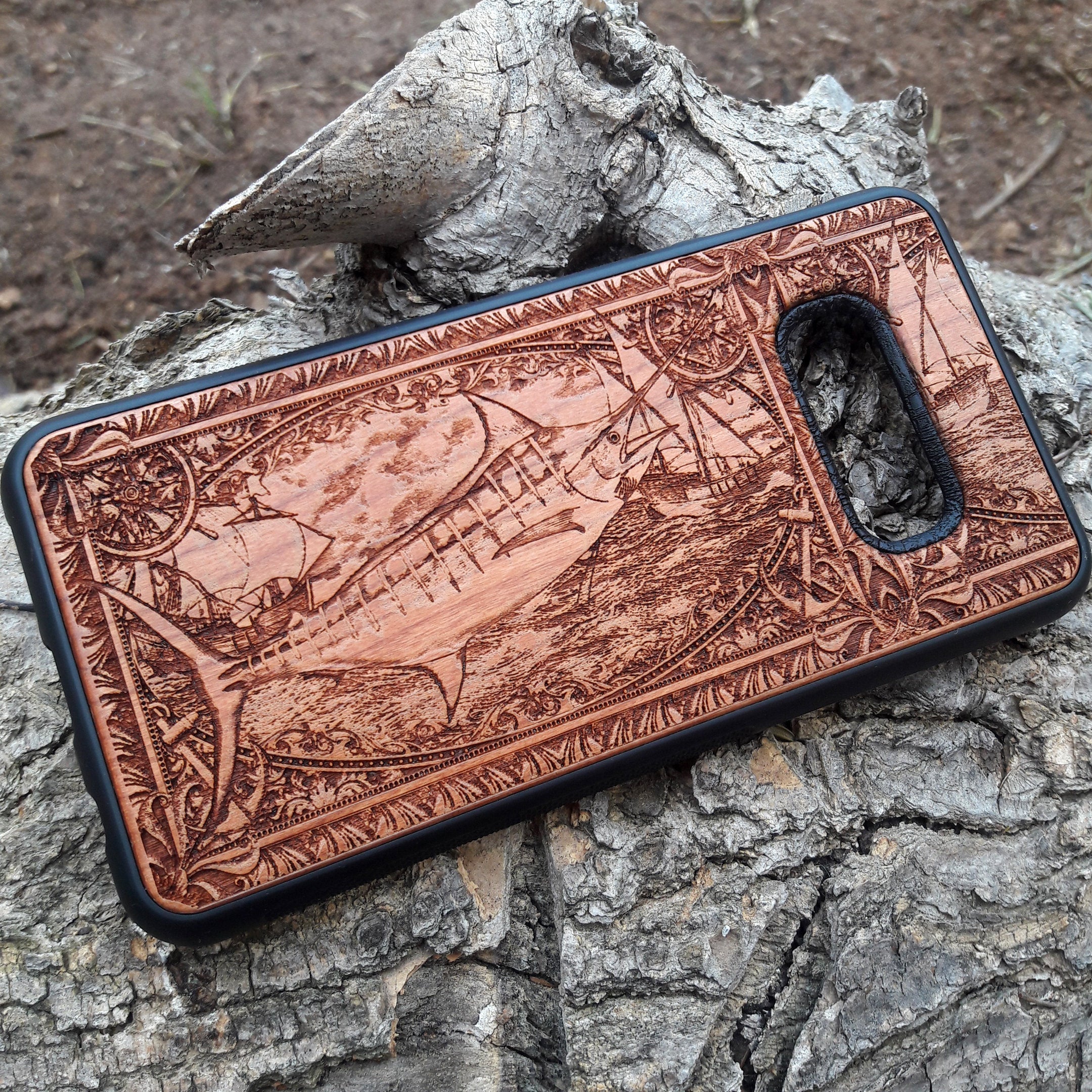 Wooden phone case featuring a detailed Blue Marlin fish design, perfect for iPhone , iPhone 15, Galaxy S, Note 20, and more. Ideal for lovers of nautical art and the ocean.