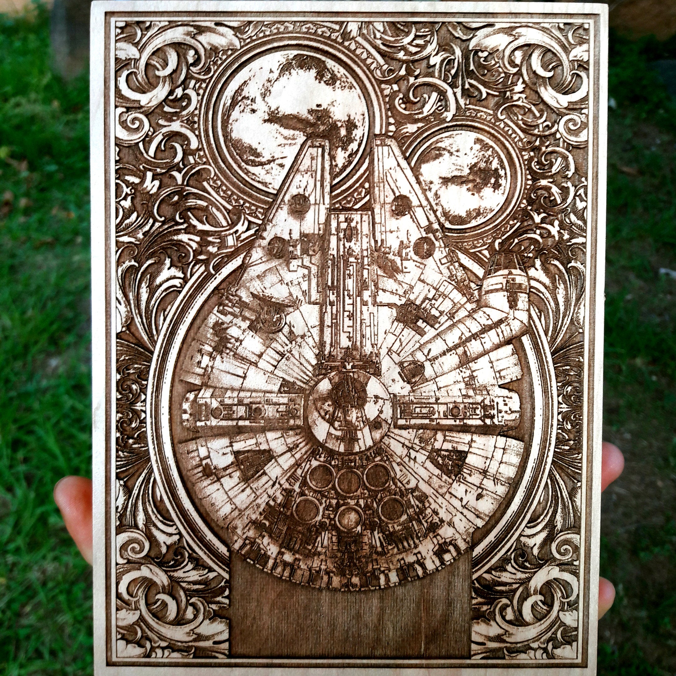 Handmade Star Wars Millennium Falcon wooden poster – unique laser-engraved artwork for sci-fi lovers and collectors.