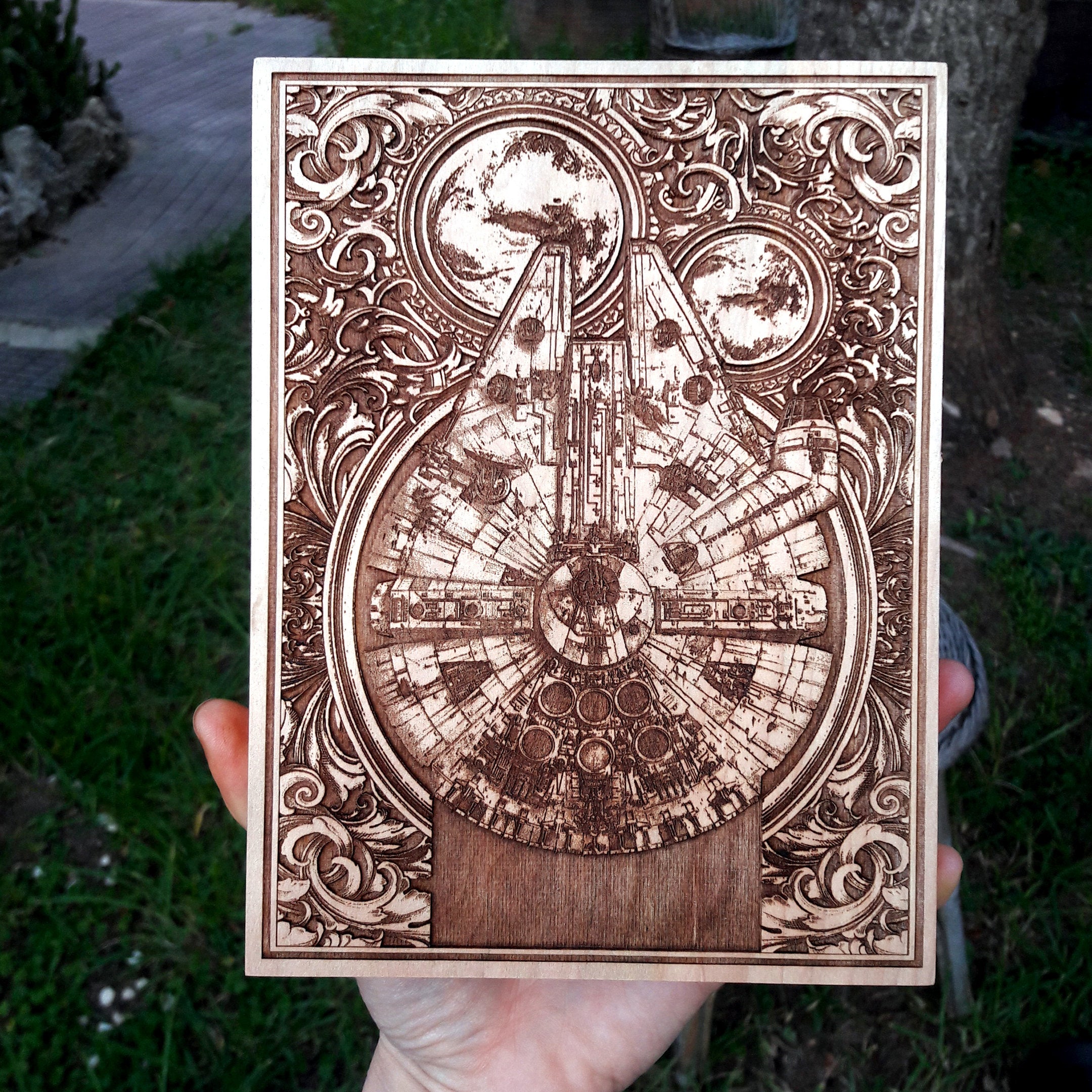 Engraved wooden Star Wars Millennium Falcon poster – perfect gift for fans, anniversary presents, and home decor upgrades.