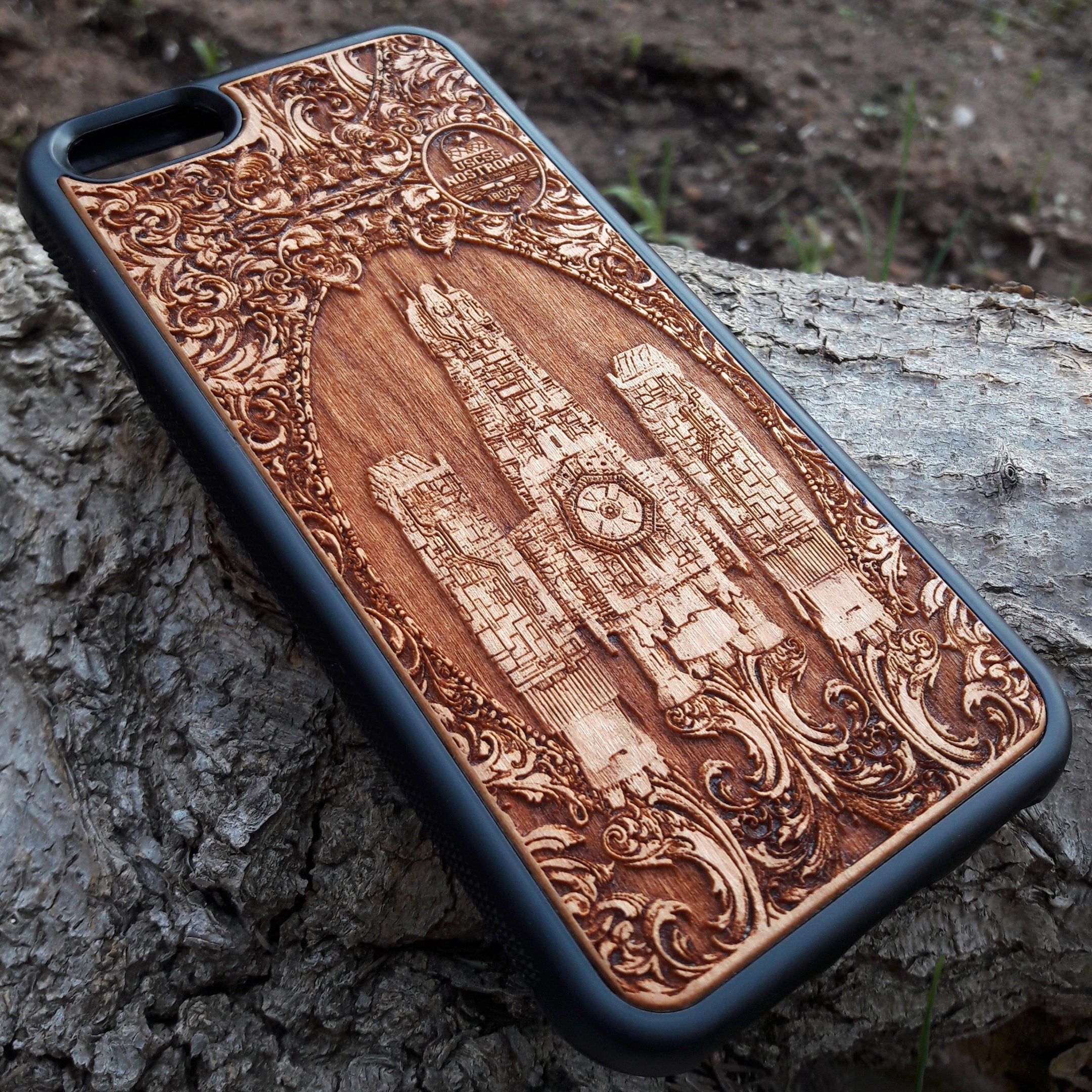Wooden phone case with detailed Nostromo ship design from the Alien movie, engraved for iPhone , Samsung Galaxy S, and other models. Perfect for sci-fi and Alien franchise fans, offering protection and style.