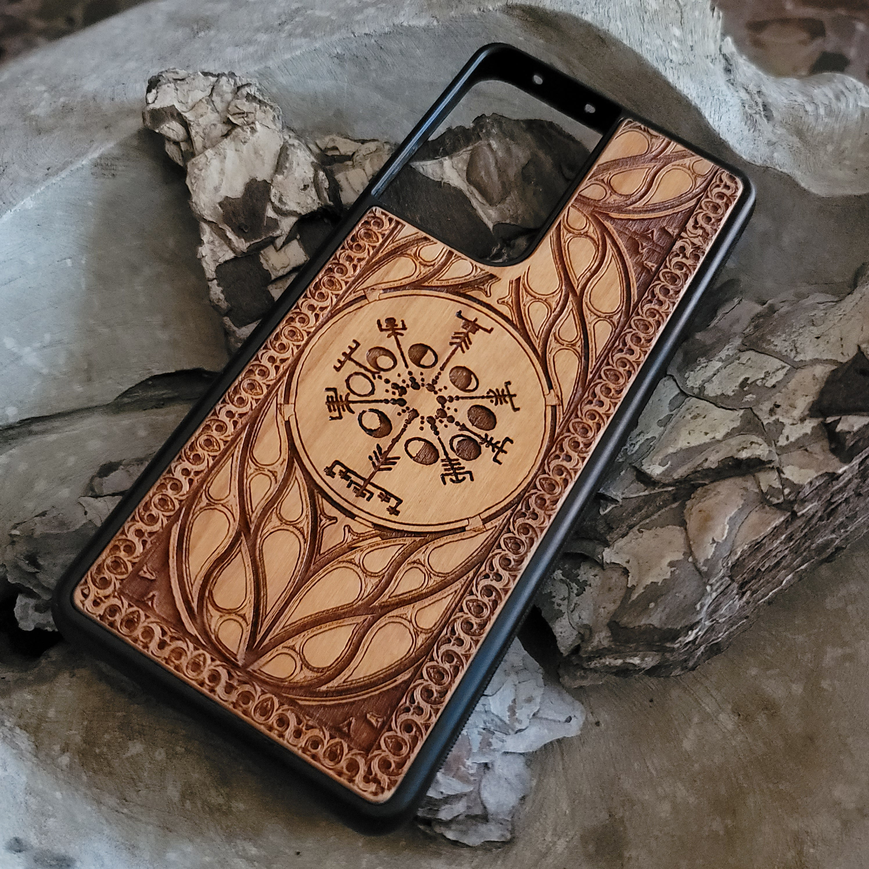 Viking Rune Vegvisir Compass wood phone case with laser-engraved Nordic design. Compatible with iPhone , 15, 14, 13, 12, 11 Pro Max Mini, and Samsung Galaxy S, S24, S23, S22, S21, S20 Ultra Plus, Note 20. Unique, durable, and perfect for Norse mythology enthusiasts.