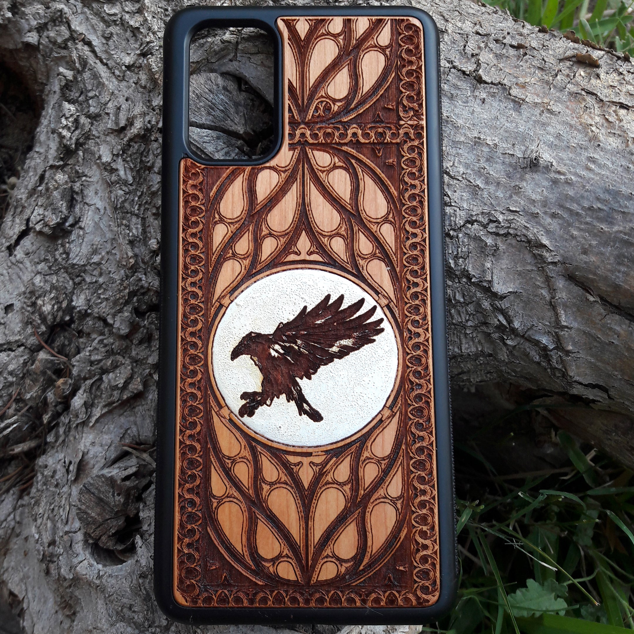 Handcrafted Wood Phone Case with Raven Design - iPhone & Samsung Galaxy Galaxy S25 Handcrafted Wood Phone Case with Raven Design - iPhone & Samsung Galaxy Galaxy S25