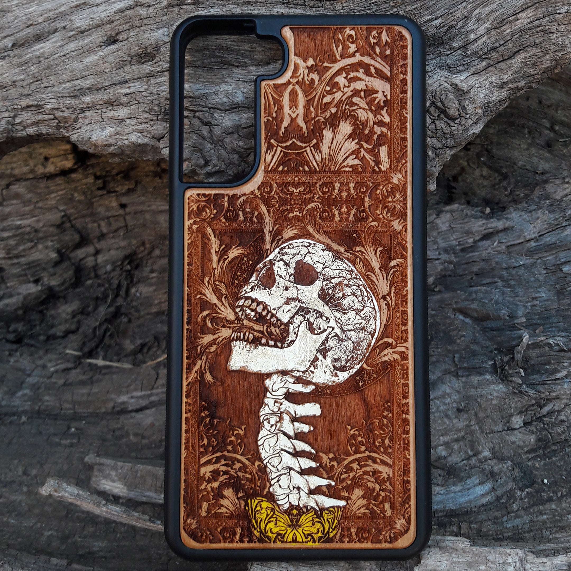 Scream - Wood Phone Case - White Hand Painted - iPhone 17 Scream - Wood Phone Case - White Hand Painted - iPhone 17