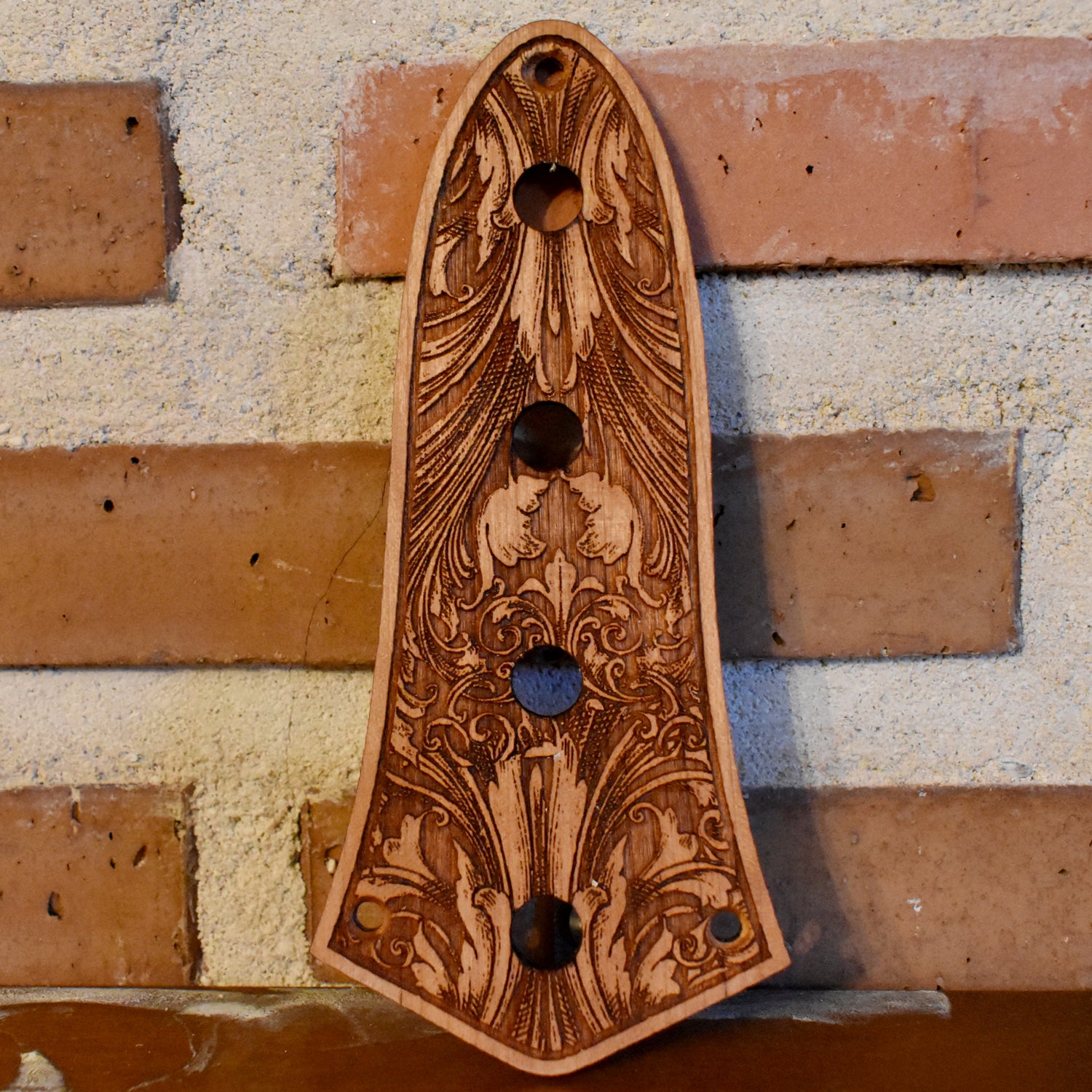 英国製 J.PRESS ジェイプレス サインプレート 盾 木製 ヴィンテージ Laser-Engraved Cherrywood Control Plate for Fender Jazz Bass