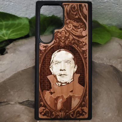 Handcrafted wood phone case with Bela Lugosi as Count Dracula — laser-engraved portrait capturing vintage horror and gothic vampire elegance, compatible with iPhone and Galaxy.