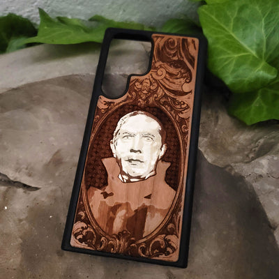 Handcrafted wood phone case with Bela Lugosi as Count Dracula — laser-engraved portrait capturing vintage horror and gothic vampire elegance, compatible with iPhone and Galaxy.