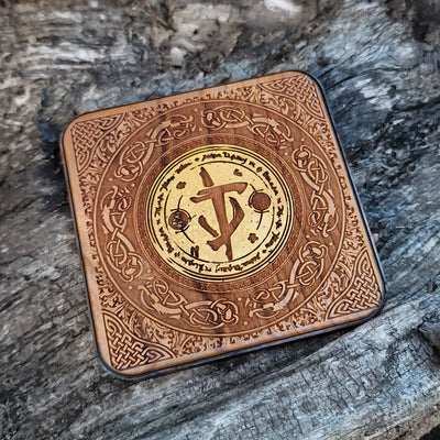 Dark fantasy wireless charger with iconic Doom artwork.