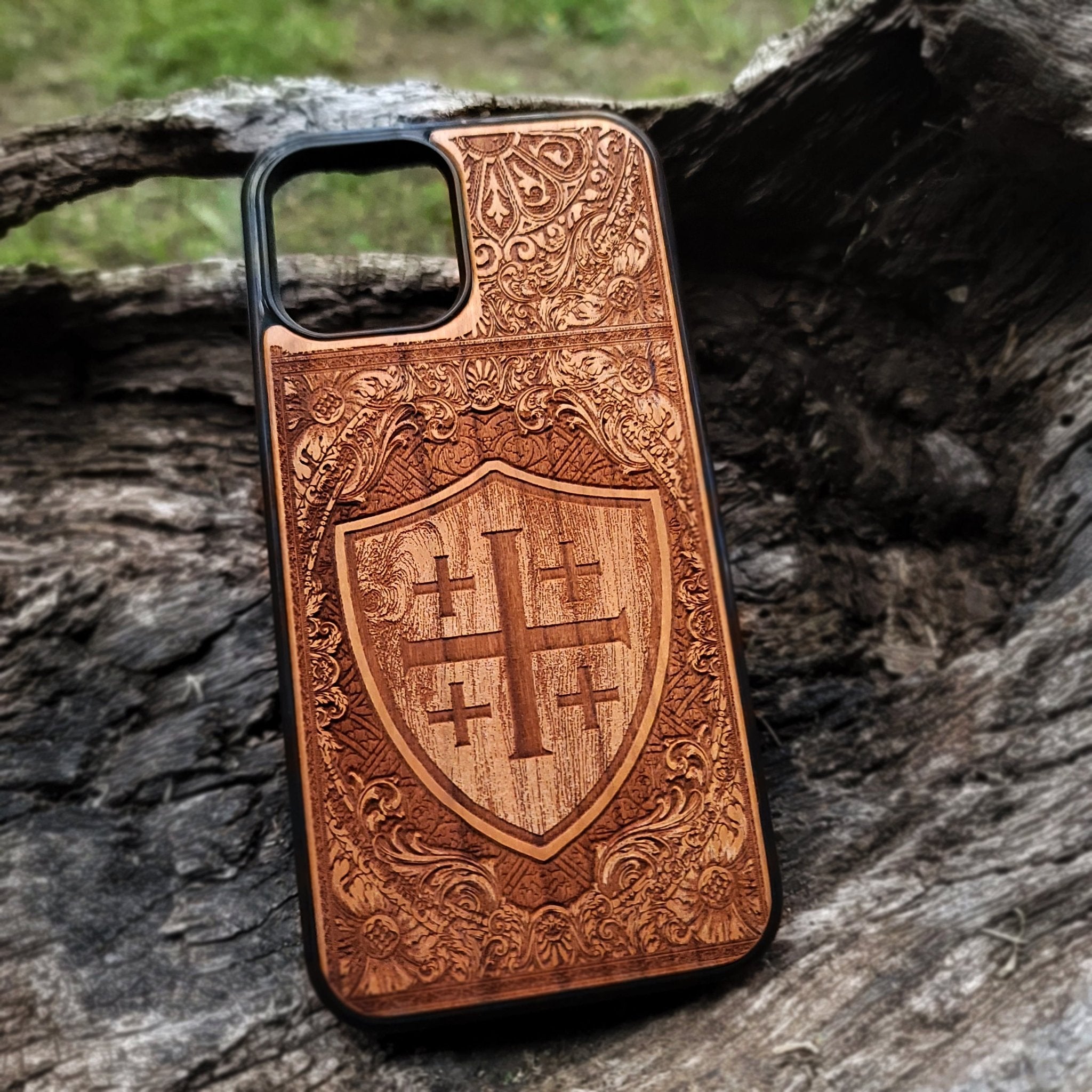 Jerusalem Cross engraved wood case Galaxy S24 iPhone 