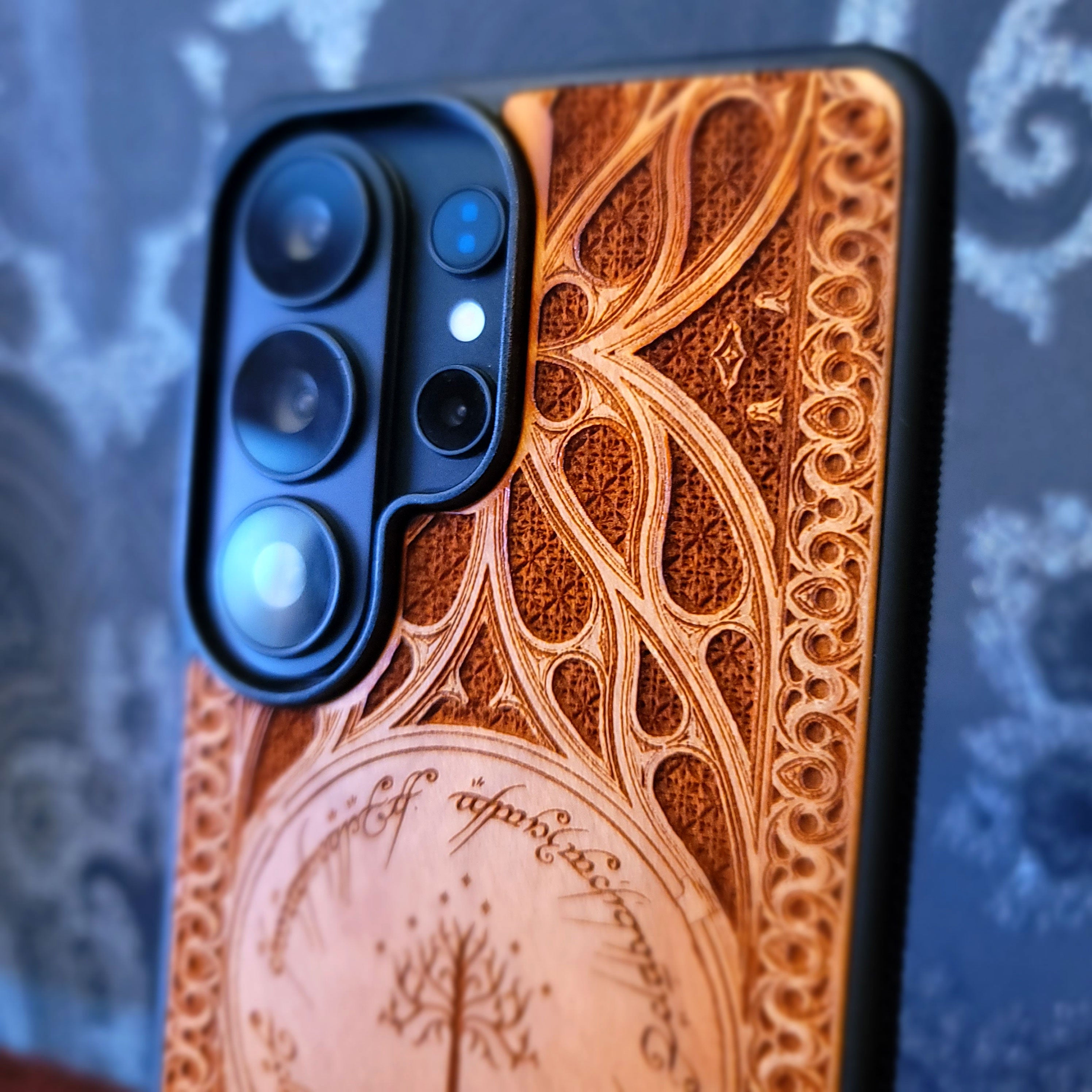Handyhülle aus Holz - Gothic Muster Design IX