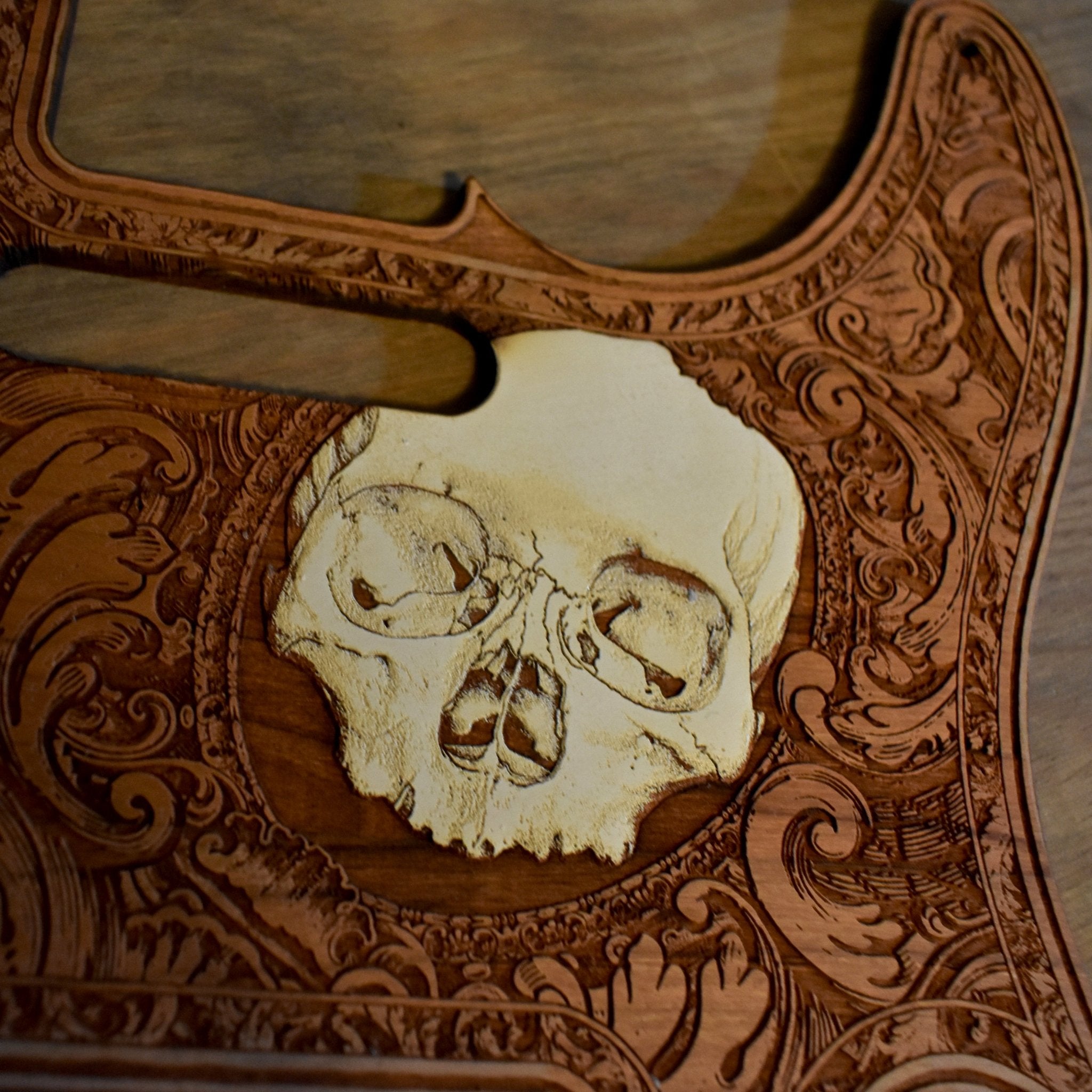 Golpeador de madera para Telecaster - Calavera frontal pintada a mano