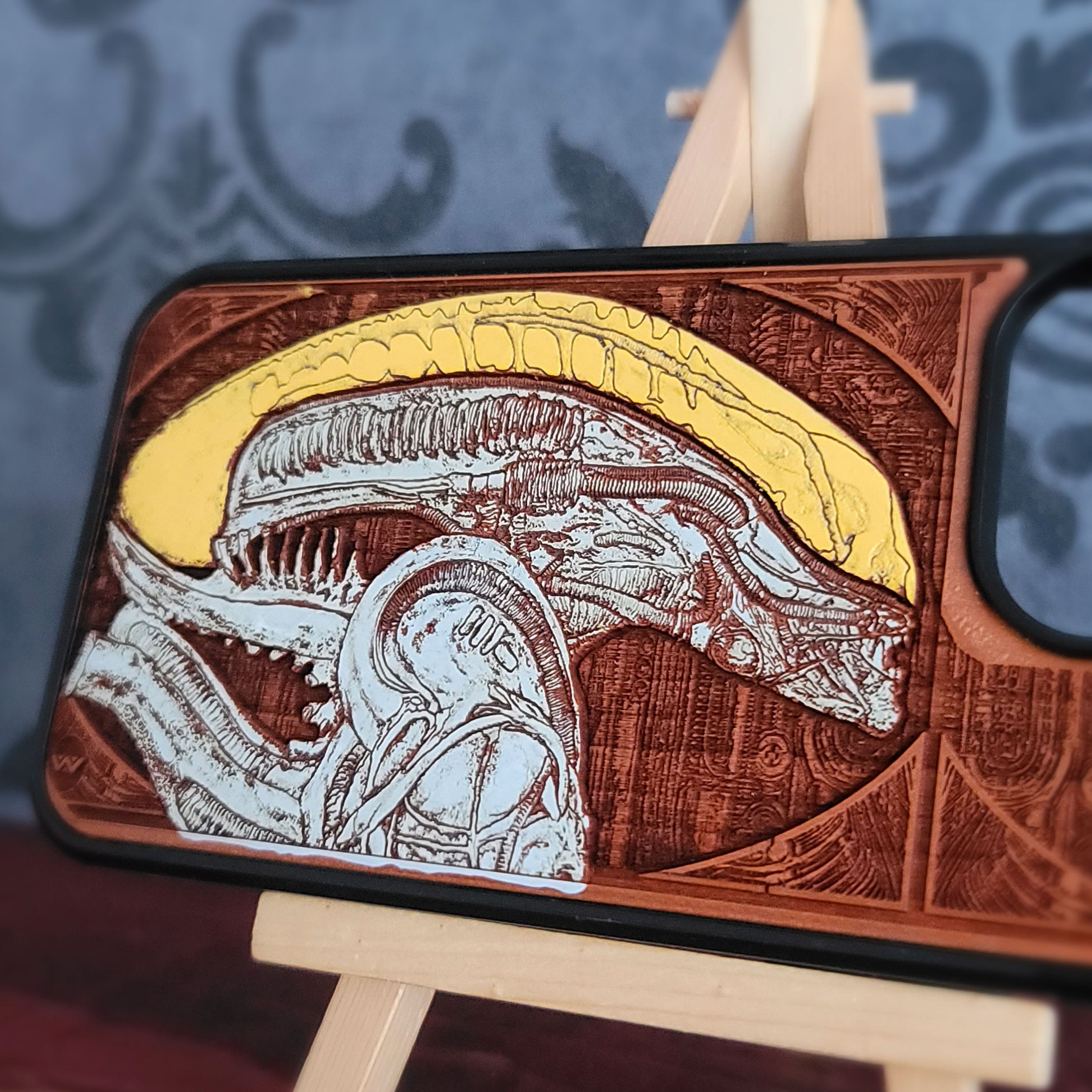 Alien Head - Wood Phone Case - Hand Painted