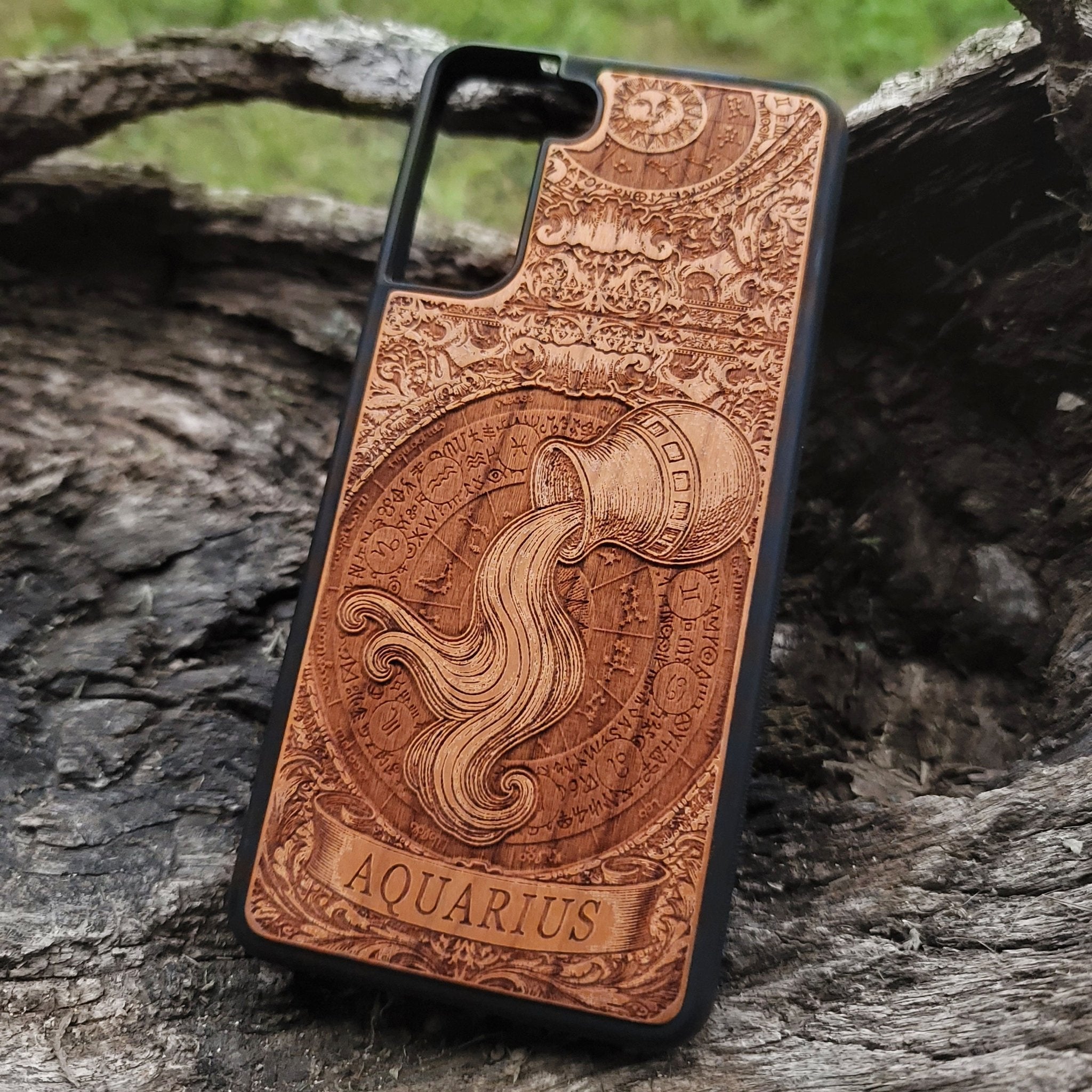 Handmade Aquarius star sign case for astrology fans