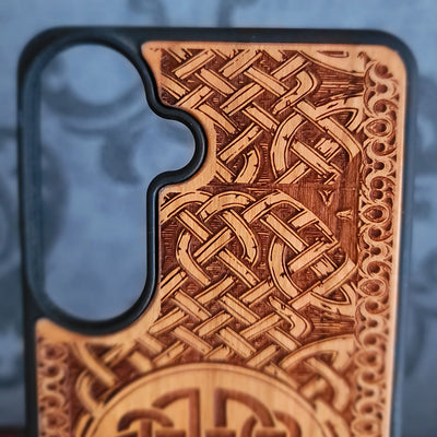 Keltischer Knoten - Handyhülle aus Holz