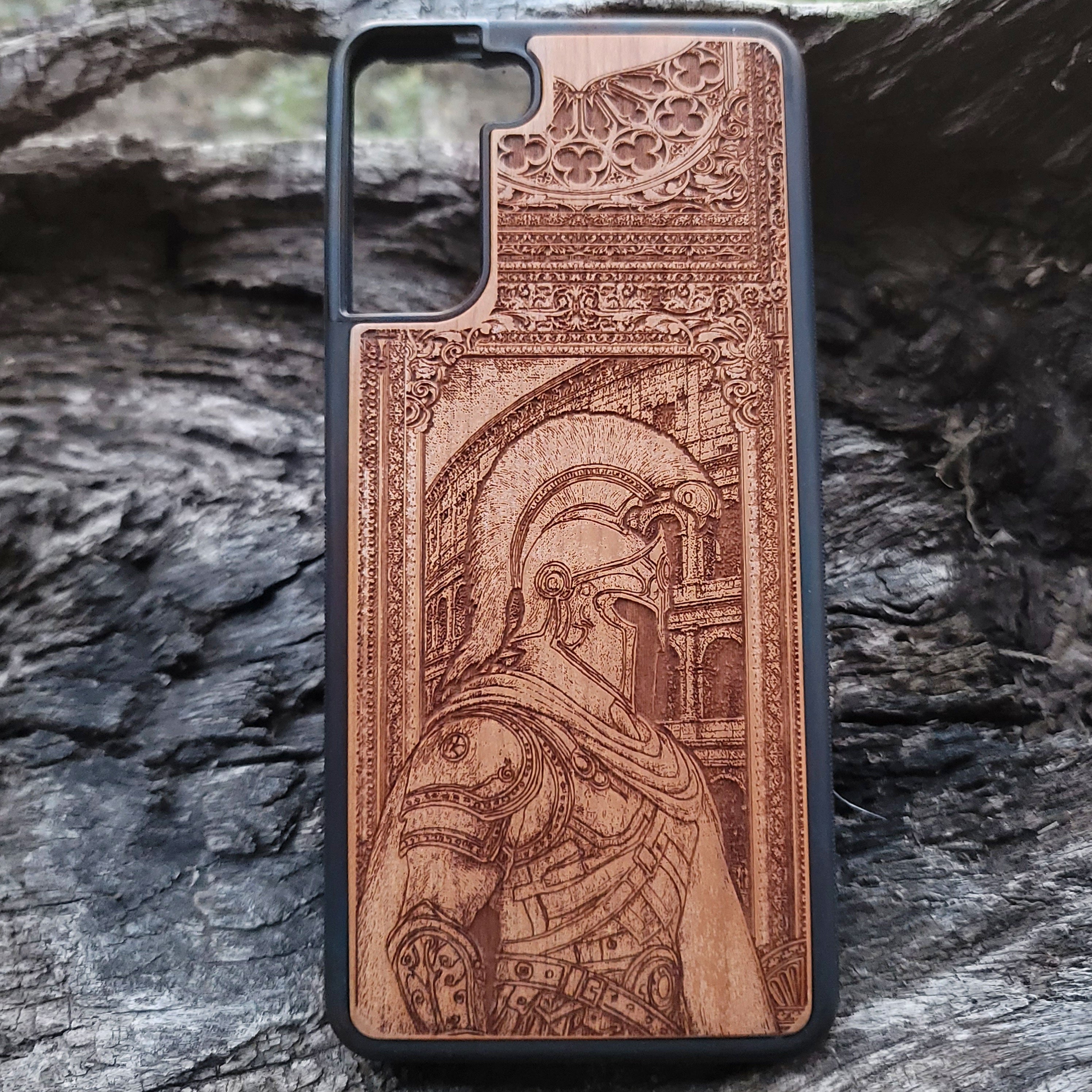Engraved Roman centurion wood phone case – fits iPhone 16, Galaxy S25 – historical warrior design