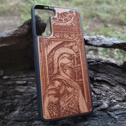 Engraved Roman centurion wood phone case – fits iPhone 16, Galaxy S25 – historical warrior design