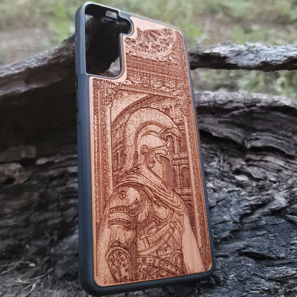 Engraved Roman centurion wood phone case – fits iPhone 16, Galaxy S25 – historical warrior design
