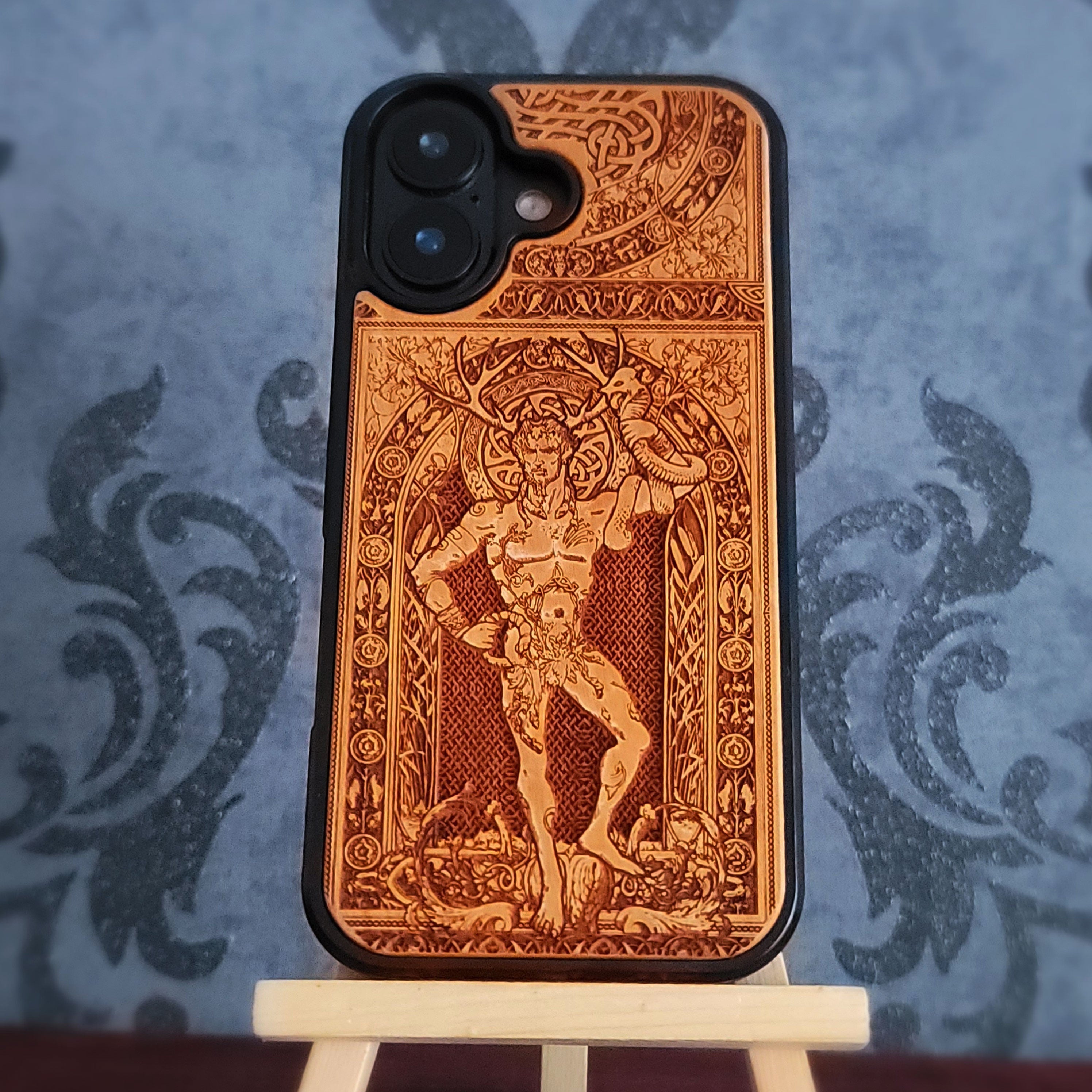 Dios Cernunnos - Funda de madera para teléfono