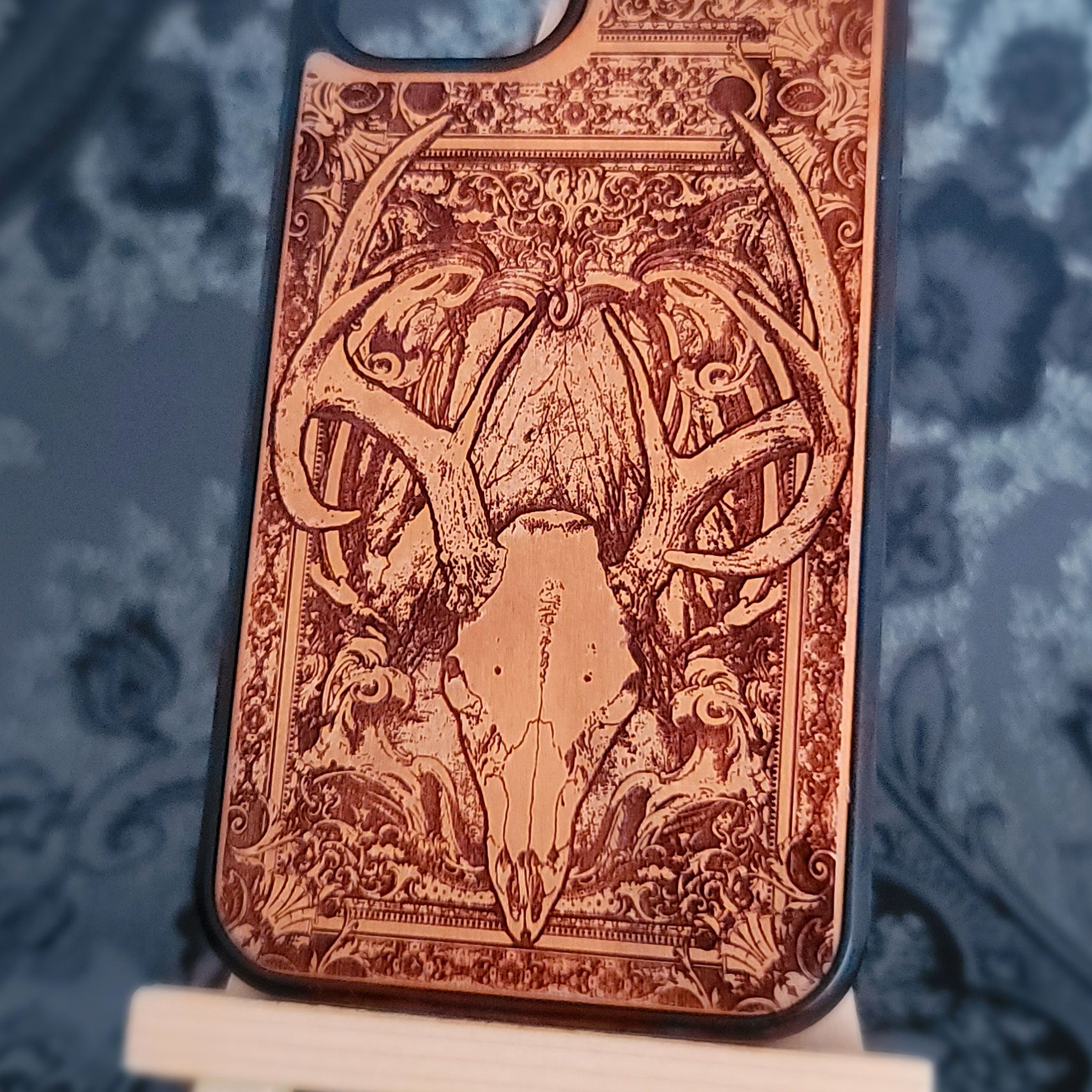 Funda de madera para iPhone y Samsung Galaxy - Diseño de esqueleto "Cráneo de ciervo"