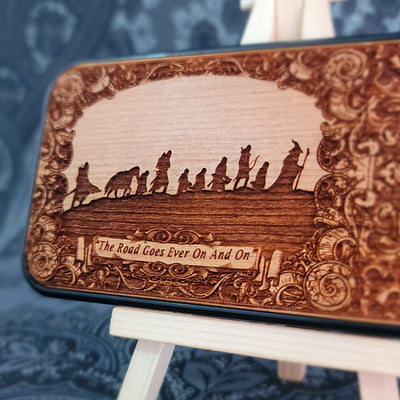 Handyhülle aus Holz – Individuelles Symboldesign X