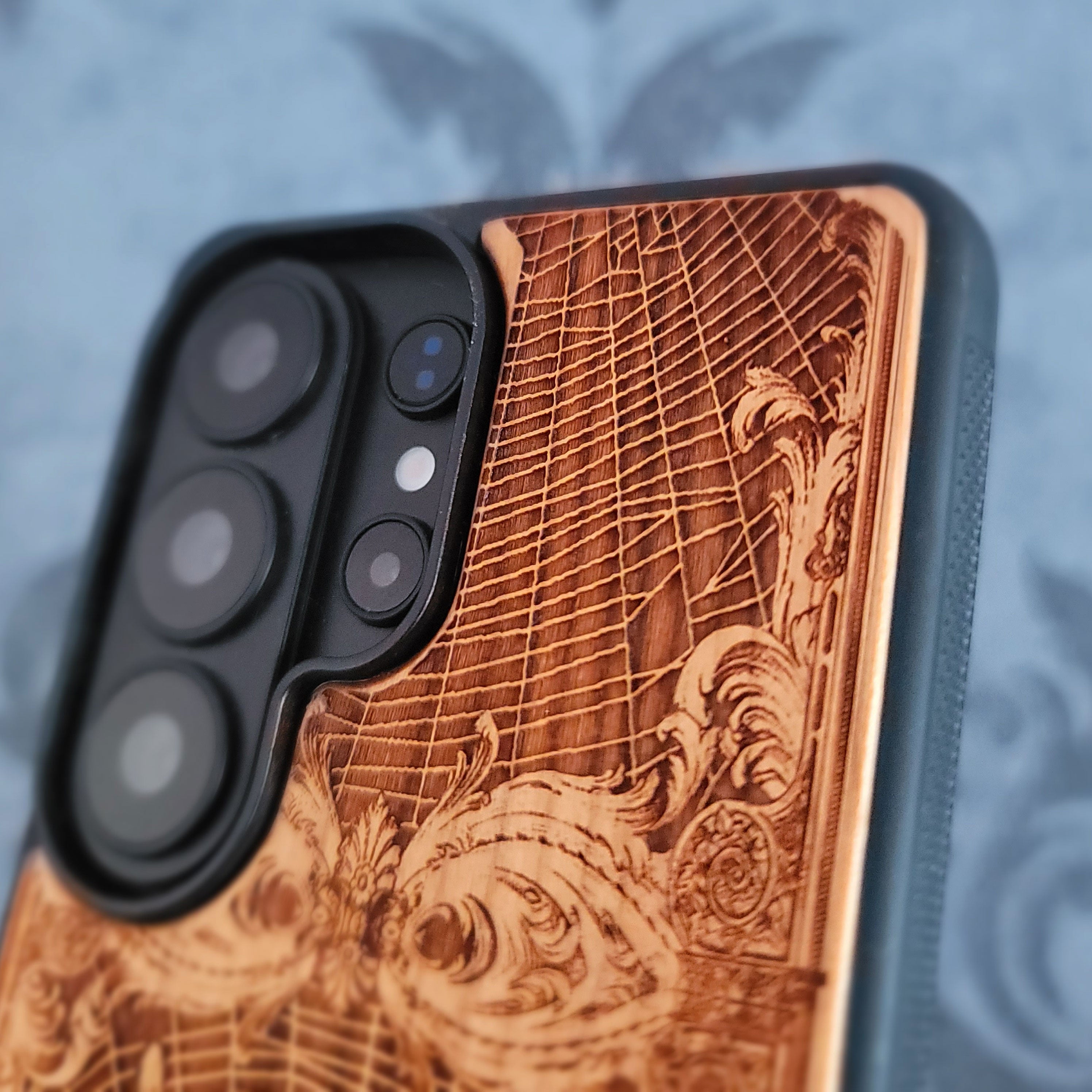 Goliat el Comepájaros - Funda de madera para teléfono