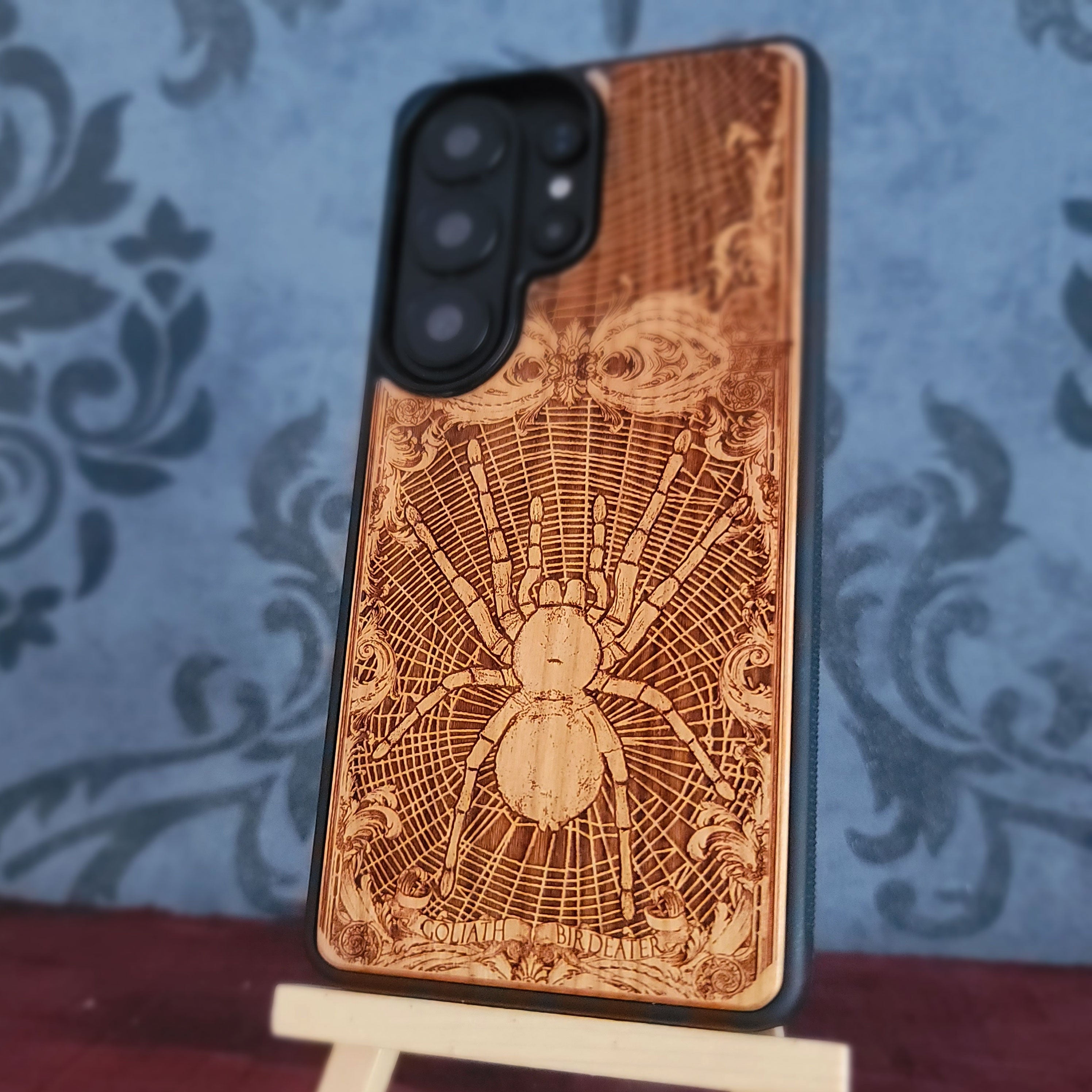 Goliat el Comepájaros - Funda de madera para teléfono