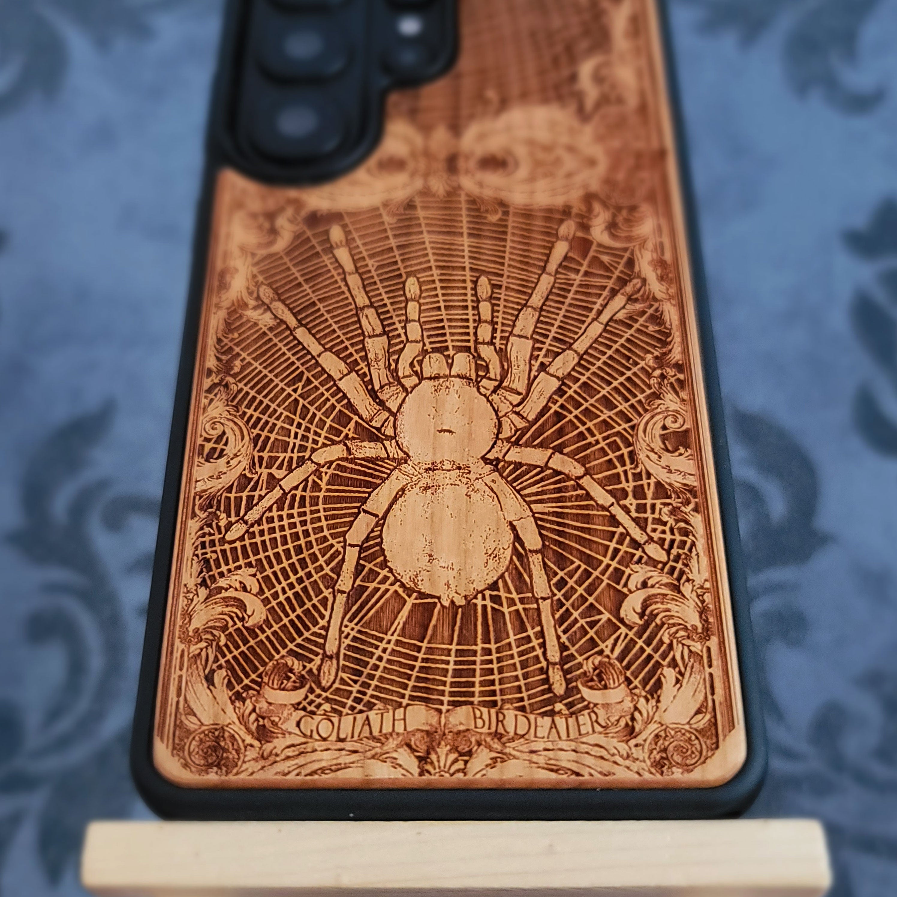 Goliat el Comepájaros - Funda de madera para teléfono