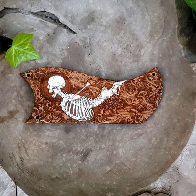 Epiphone SG G-400 Pro Pickguard - Stumble Skeleton Hand Painted – gothic art, engraved wood, dark fantasy, skeleton design, artisan crafted