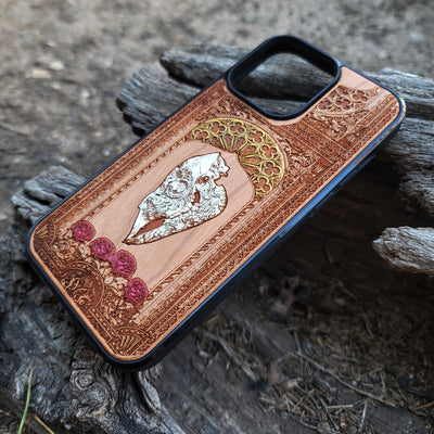 Horse skull gothic artwork engraved on a wooden phone case, compatible with iPhone and Samsung Galaxy