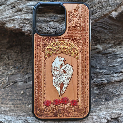 Horse skull gothic artwork engraved on a wooden phone case, compatible with iPhone and Samsung Galaxy
