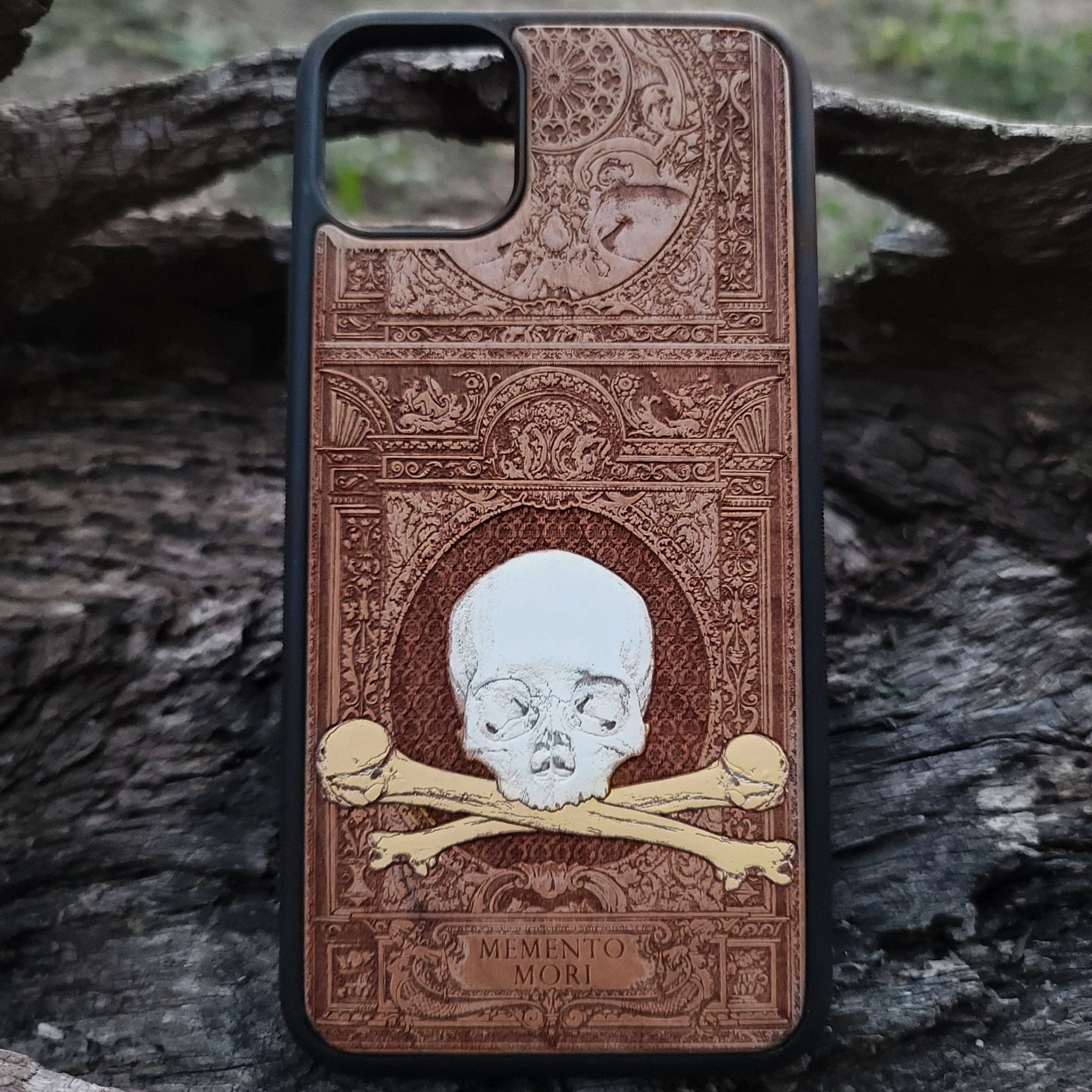Minimalist wooden phone case with natural wood texture, compatible with iPhone  and Samsung Galaxy S.
