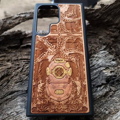 Kraken-inspired gothic artwork engraved on a wooden phone case, compatible with iPhone  and Samsung Galaxy