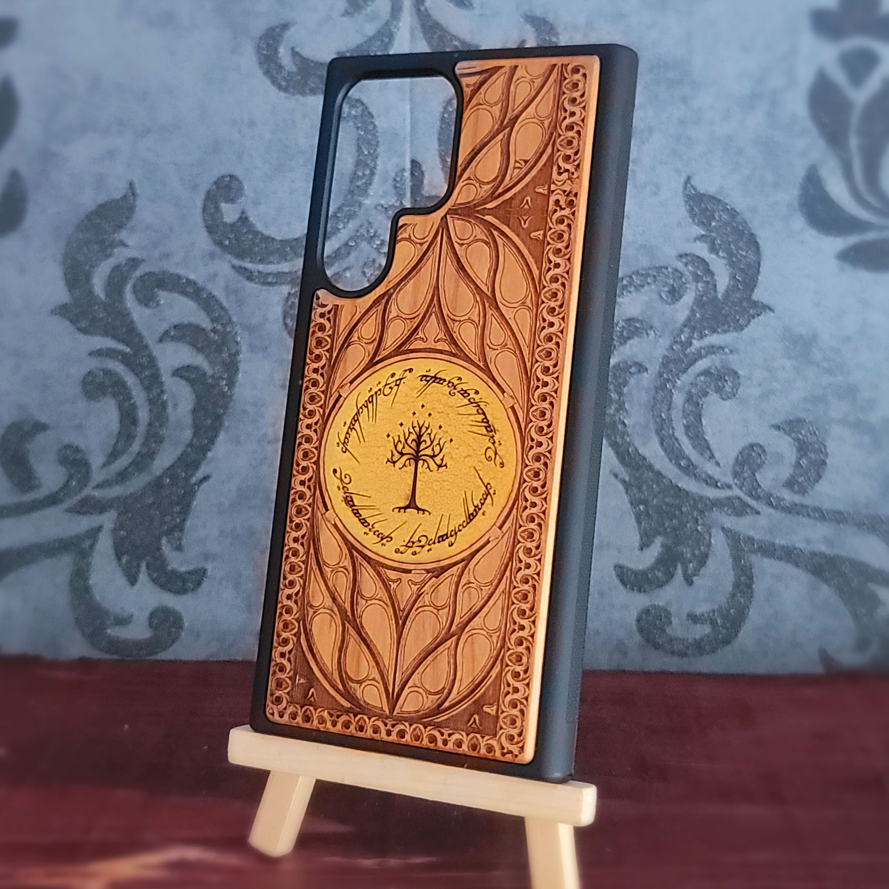 Handyhülle aus Holz - Herr der Ringe handbemalt