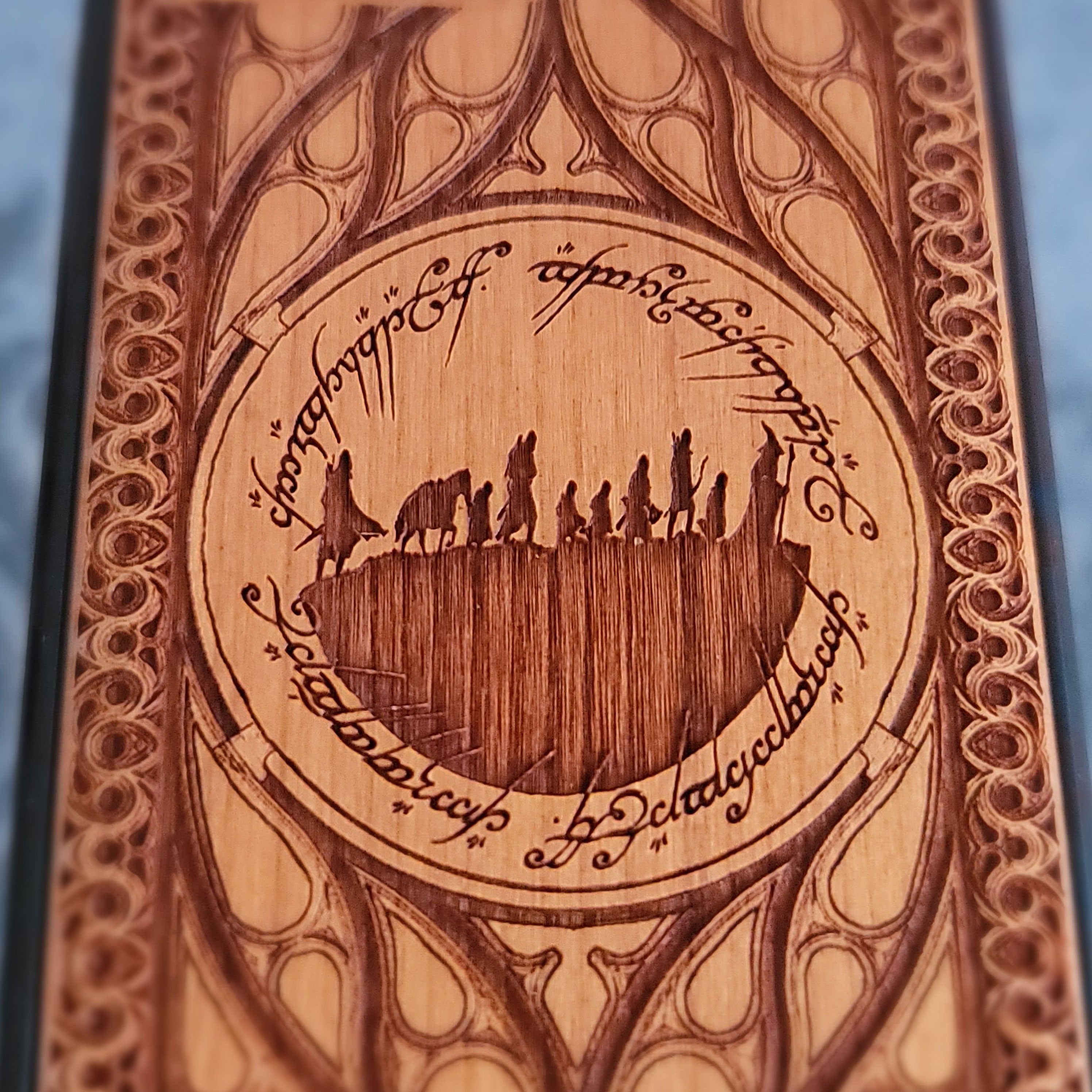 Holz Handyhülle LOTR - Individuelles Symbol Design IV