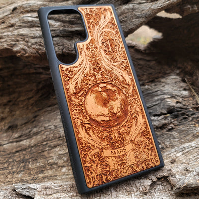 Wooden phone case with Mars planet design, laser-engraved for iPhone , iPhone 15, Galaxy S, S24, and more. A unique, handcrafted case for space and astronomy enthusiasts.