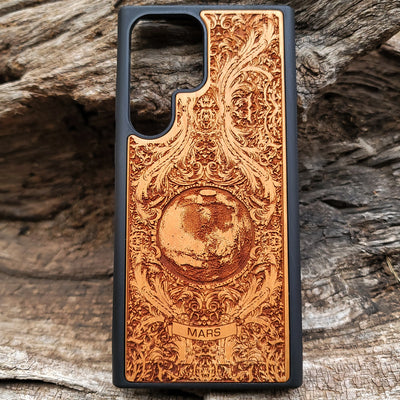 Wooden phone case with Mars planet design, laser-engraved for iPhone , iPhone 15, Galaxy S, S24, and more. A unique, handcrafted case for space and astronomy enthusiasts.