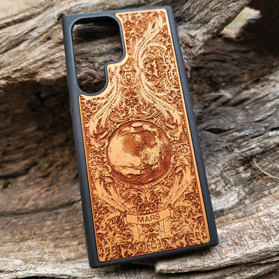 Wooden phone case with Mars planet design, laser-engraved for iPhone , iPhone 15, Galaxy S, S24, and more. A unique, handcrafted case for space and astronomy enthusiasts.