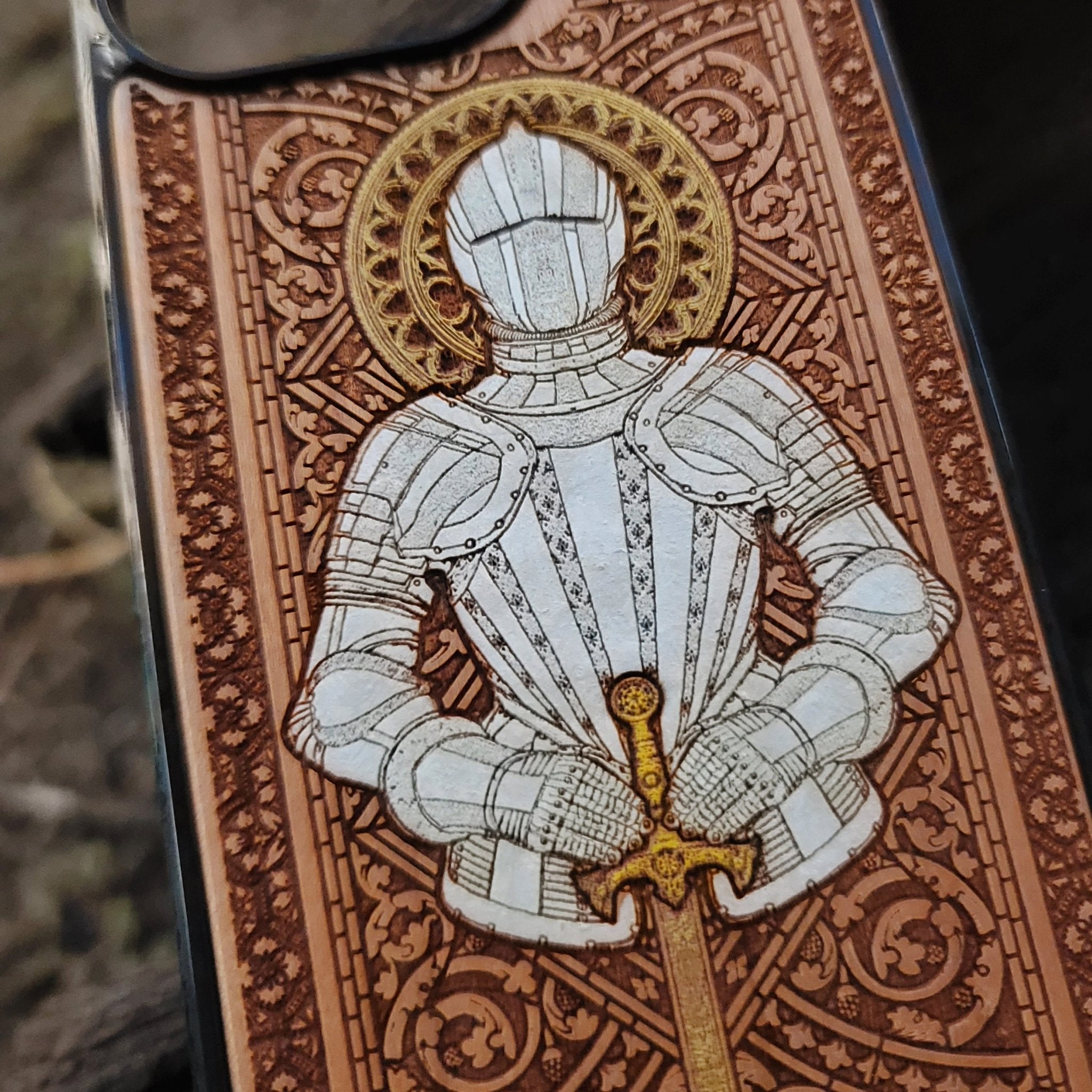 Medieval armor wooden phone case, hand-painted in a stained-glass style on cherrywood. Compatible with iPhone -11 Pro Max, Galaxy S-S20. Gothic and medieval art-inspired phone case.