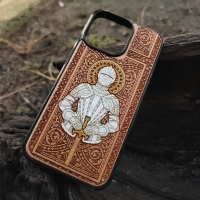 Medieval armor wooden phone case, hand-painted in a stained-glass style on cherrywood. Compatible with iPhone -11 Pro Max, Galaxy S-S20. Gothic and medieval art-inspired phone case.