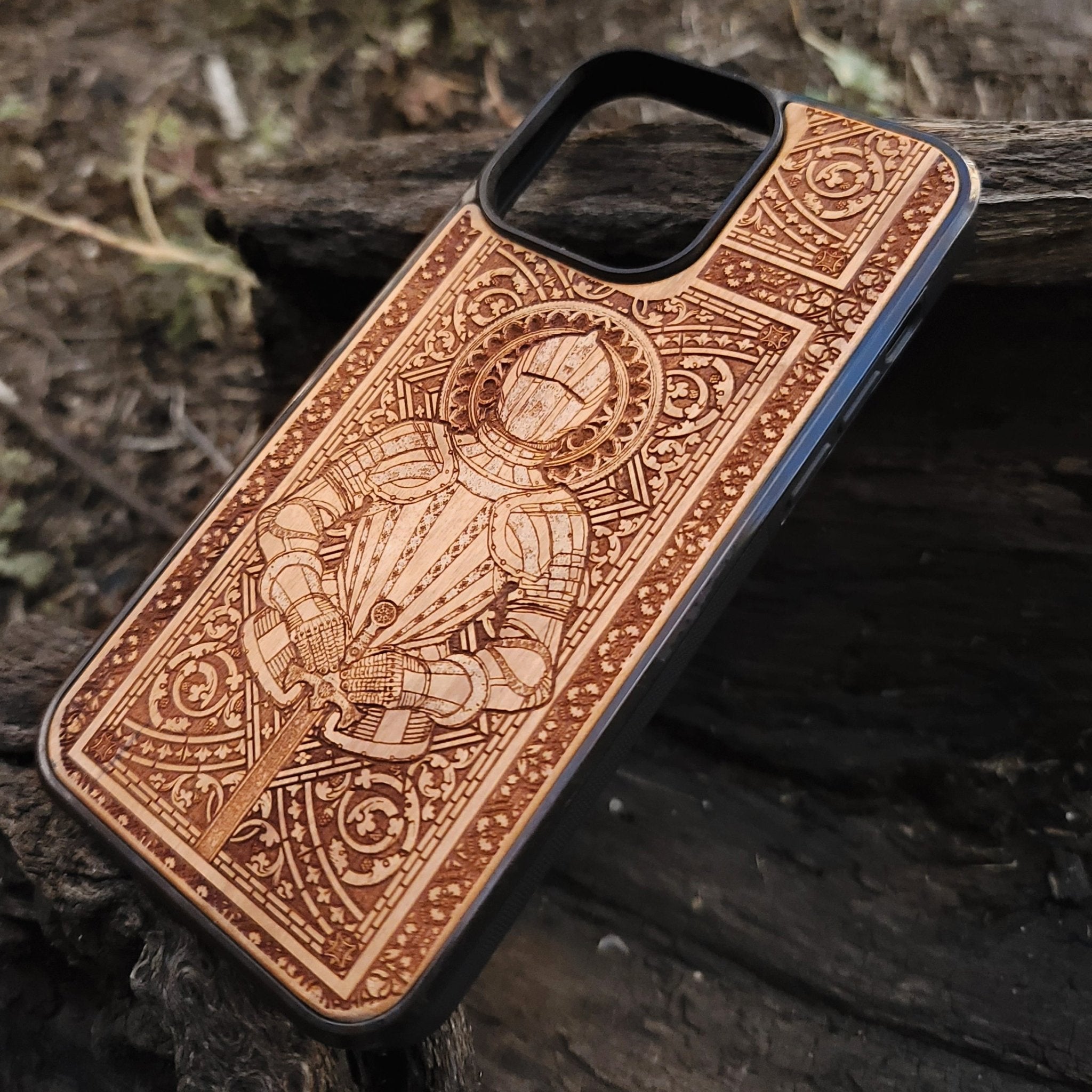 Wooden phone case with detailed engraving of medieval knight armor, perfect for iPhone , iPhone 15, Galaxy S, and other models. Ideal for fans of gothic, medieval, and knight-themed designs.