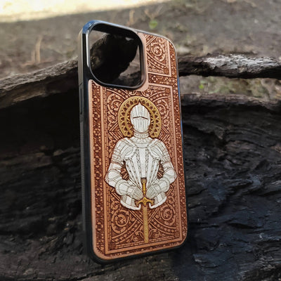 Medieval armor wooden phone case, hand-painted in a stained-glass style on cherrywood. Compatible with iPhone -11 Pro Max, Galaxy S-S20. Gothic and medieval art-inspired phone case.