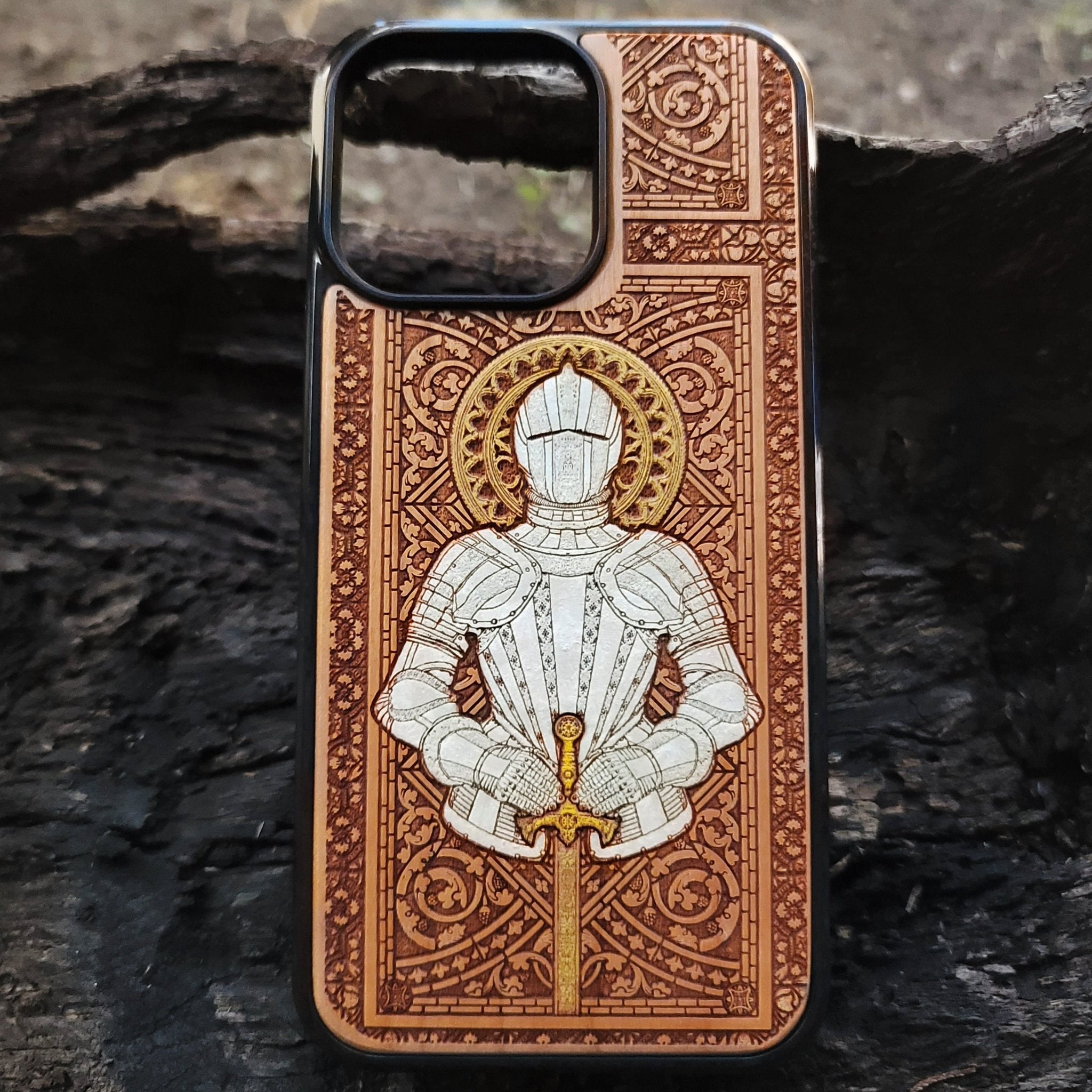 Medieval armor wooden phone case, hand-painted in a stained-glass style on cherrywood. Compatible with iPhone -11 Pro Max, Galaxy S-S20. Gothic and medieval art-inspired phone case.