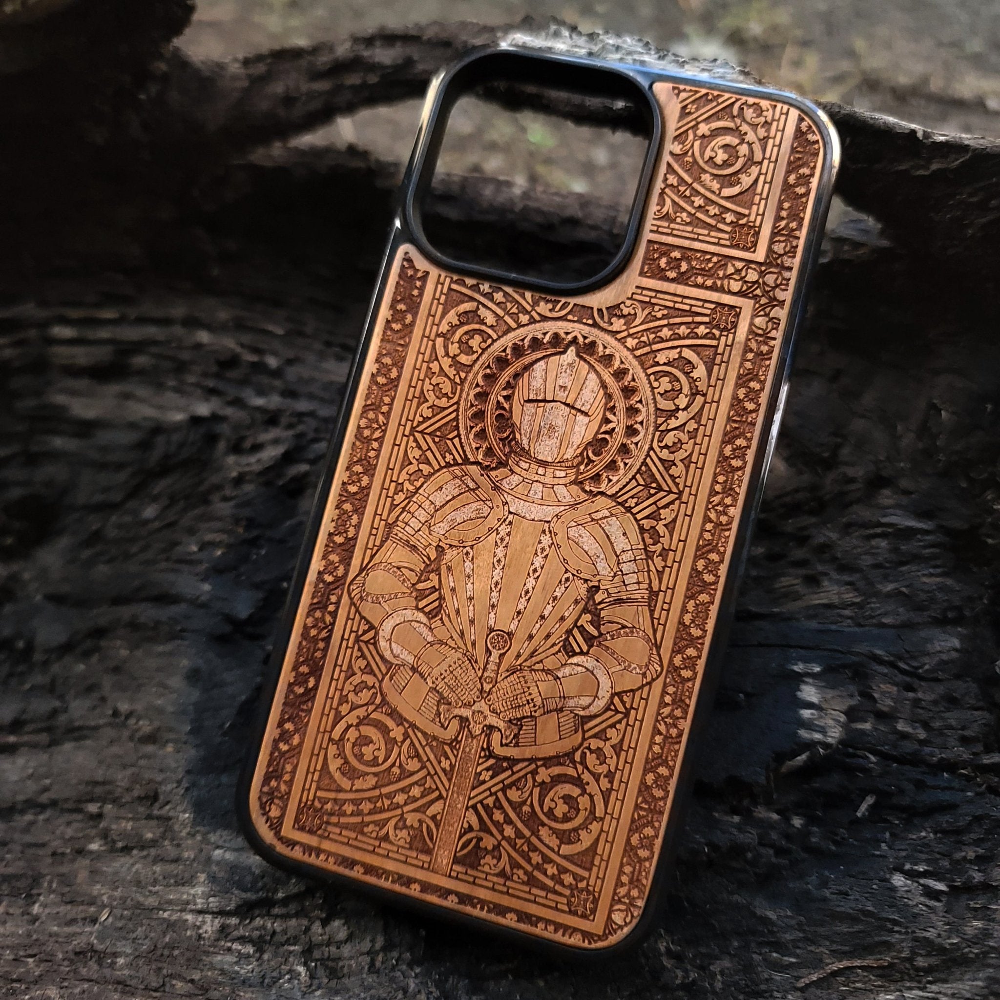 Wooden phone case with detailed engraving of medieval knight armor, perfect for iPhone , iPhone 15, Galaxy S, and other models. Ideal for fans of gothic, medieval, and knight-themed designs.