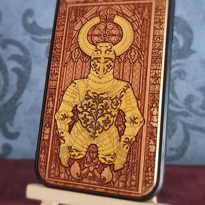 Mittelalterlicher Ritter "Honor" - Handyhülle aus Holz - Silber lackiert