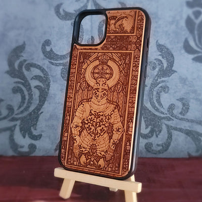 Mittelalterlicher Ritter "Honor" - Handyhülle aus Holz - Gothic-Muster