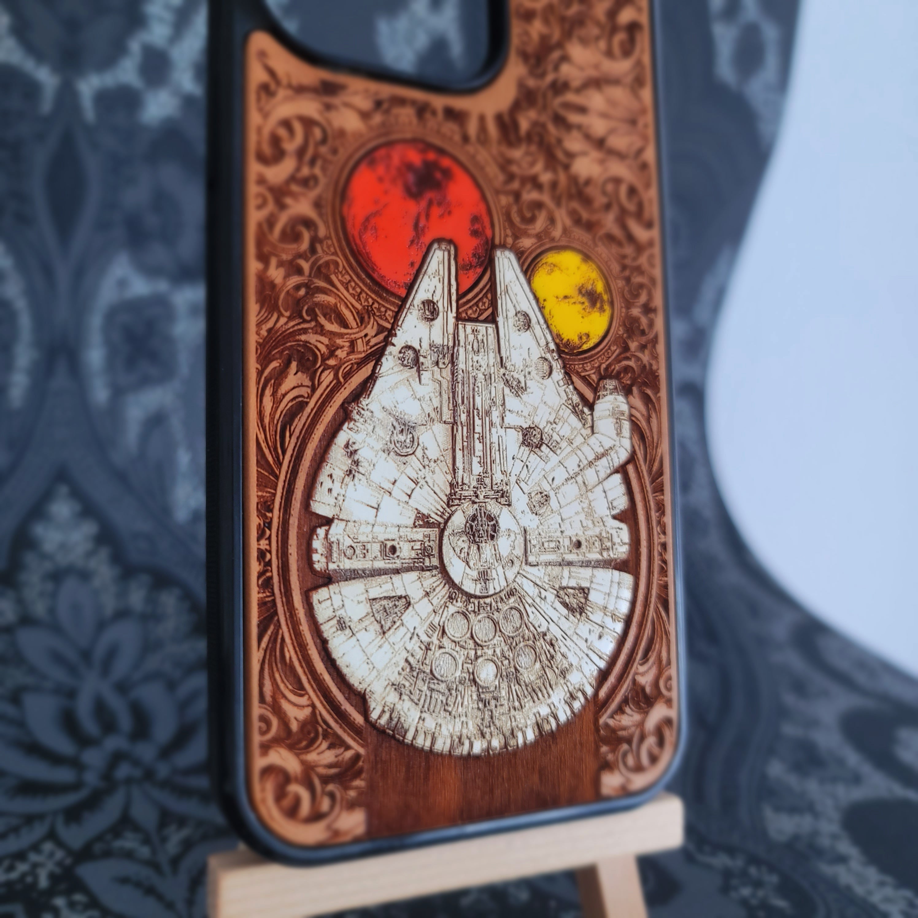 Sci-Fi Millennium Falcon Spaceship Wood Phone Case – Engraversdungeon